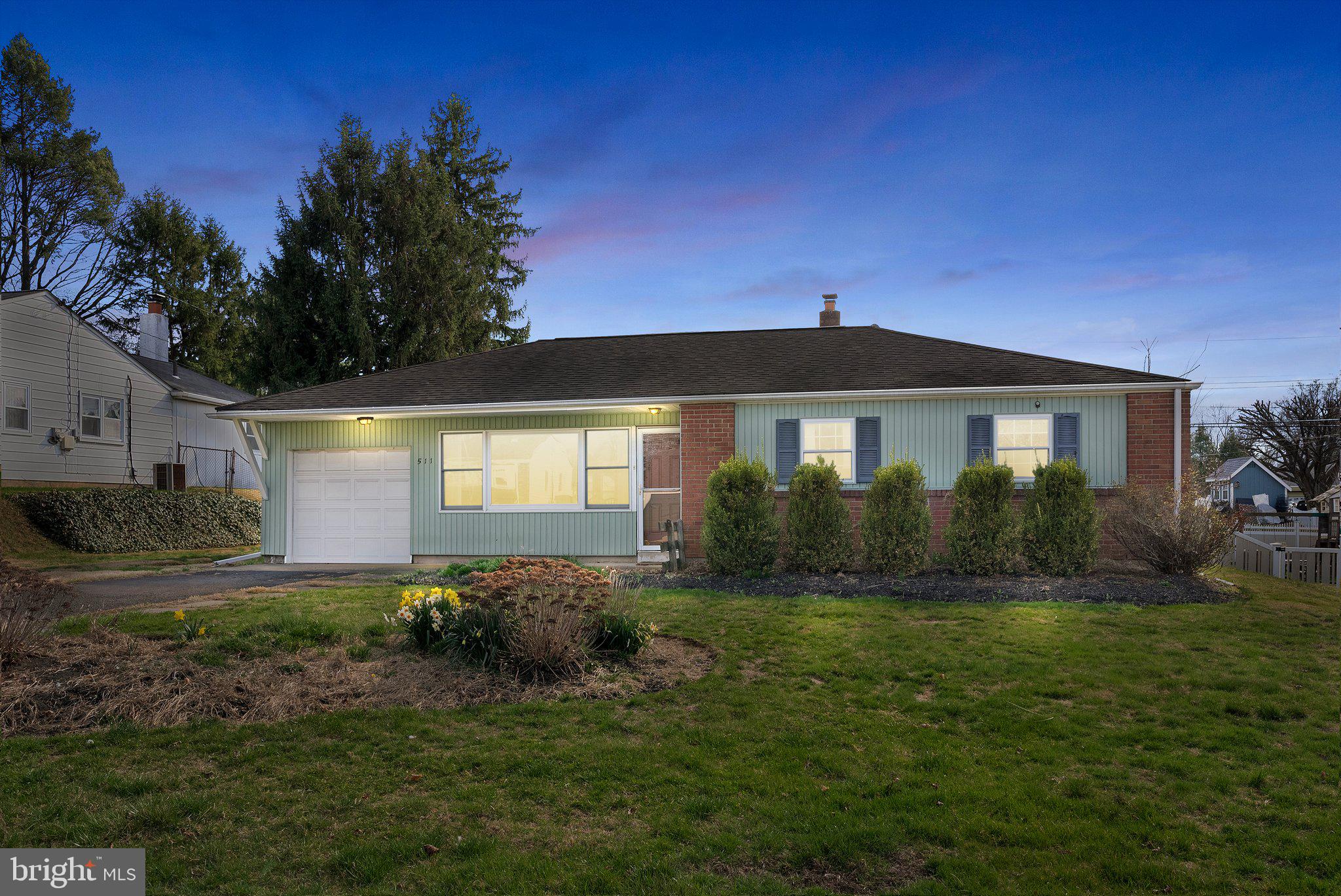 PINECREST - Residential