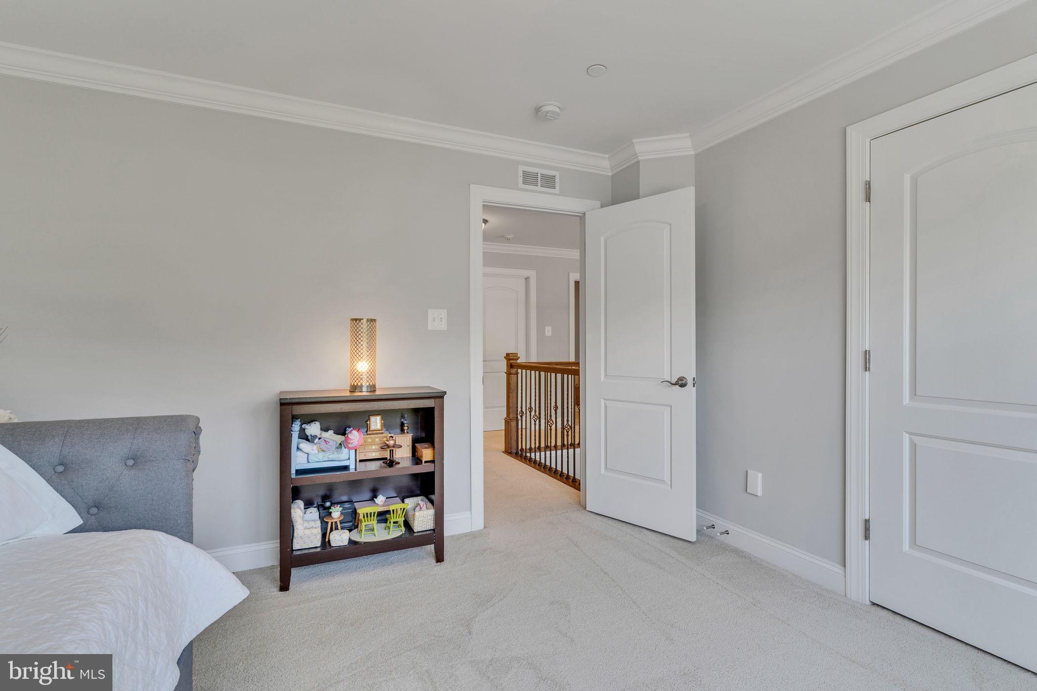 OAKLAND HALL - Residential