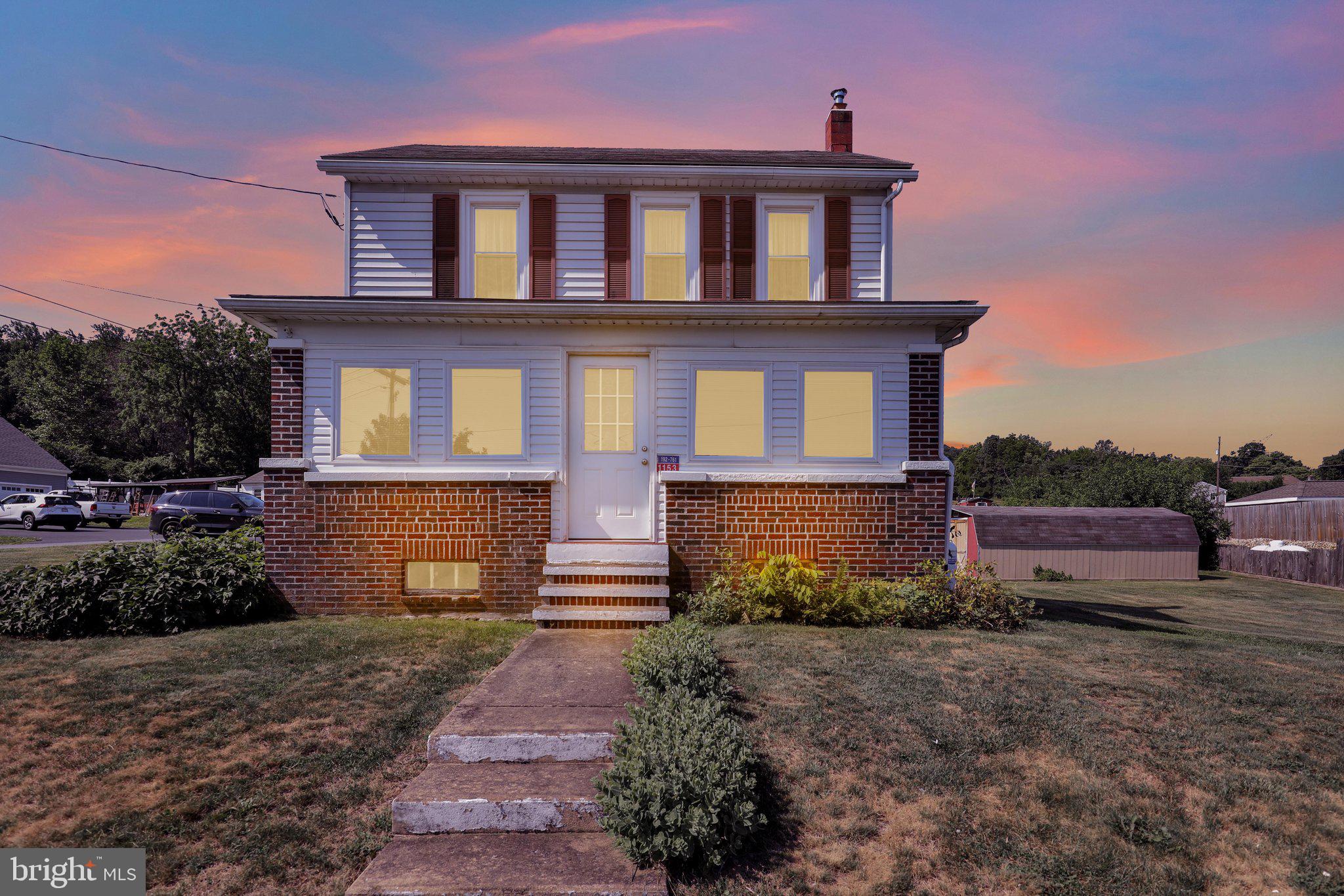 MONTROSE MANOR - Residential