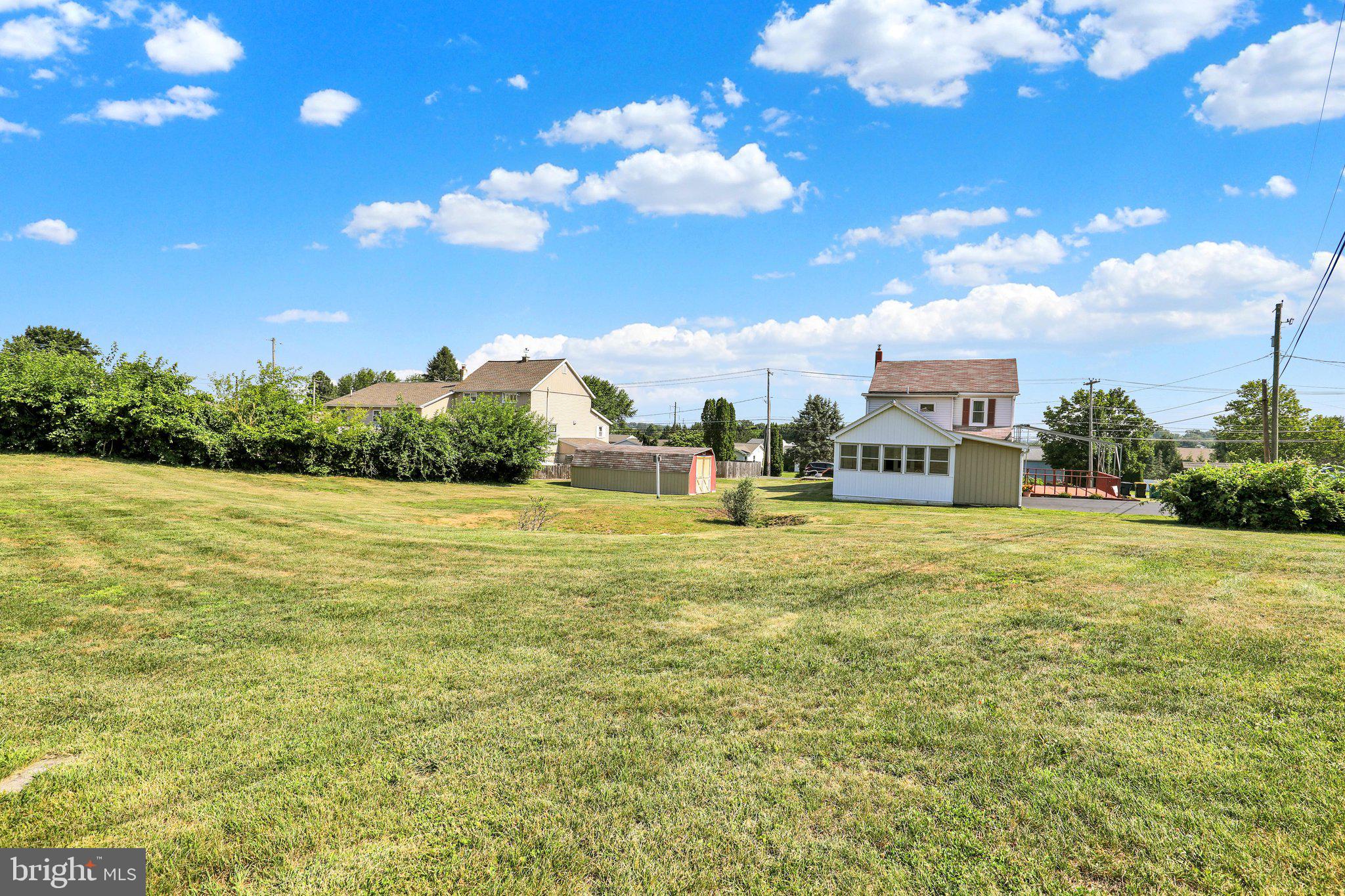 MONTROSE MANOR - Residential