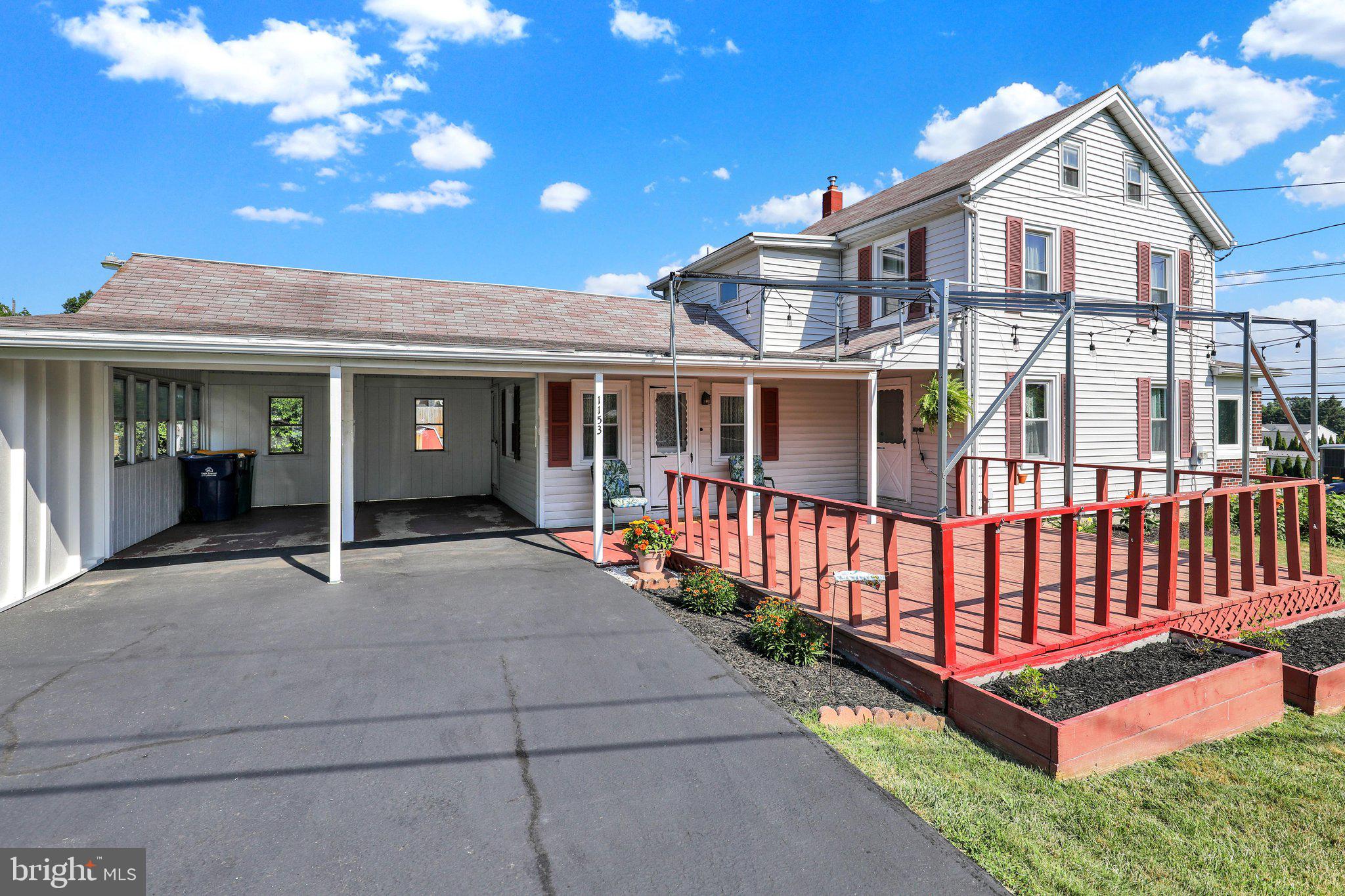 MONTROSE MANOR - Residential