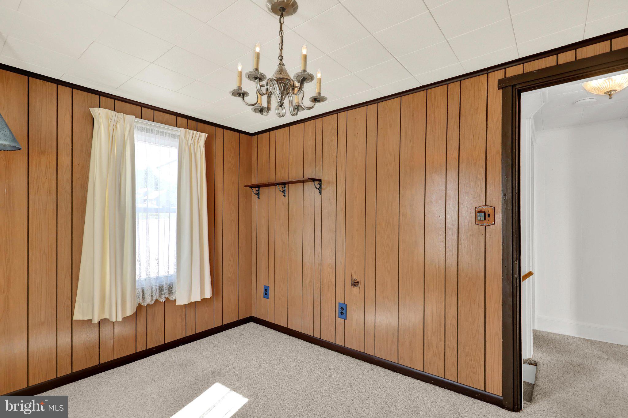 MONTROSE MANOR - Residential