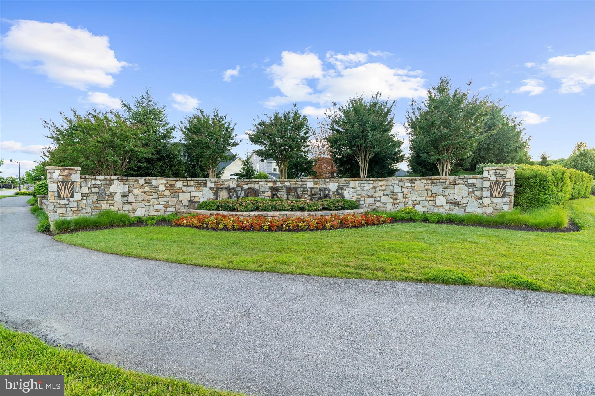 TWO RIVERS - Residential