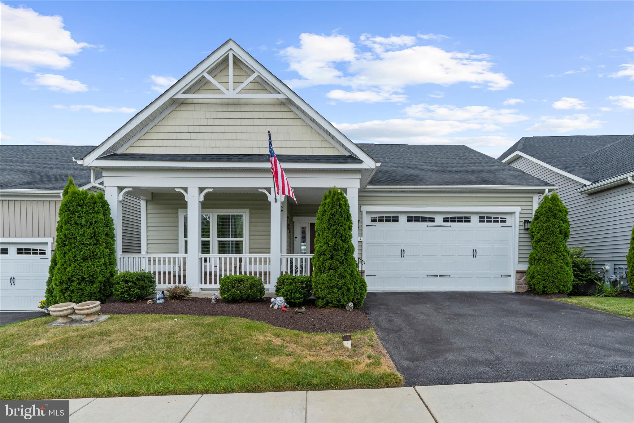 TWO RIVERS - Residential