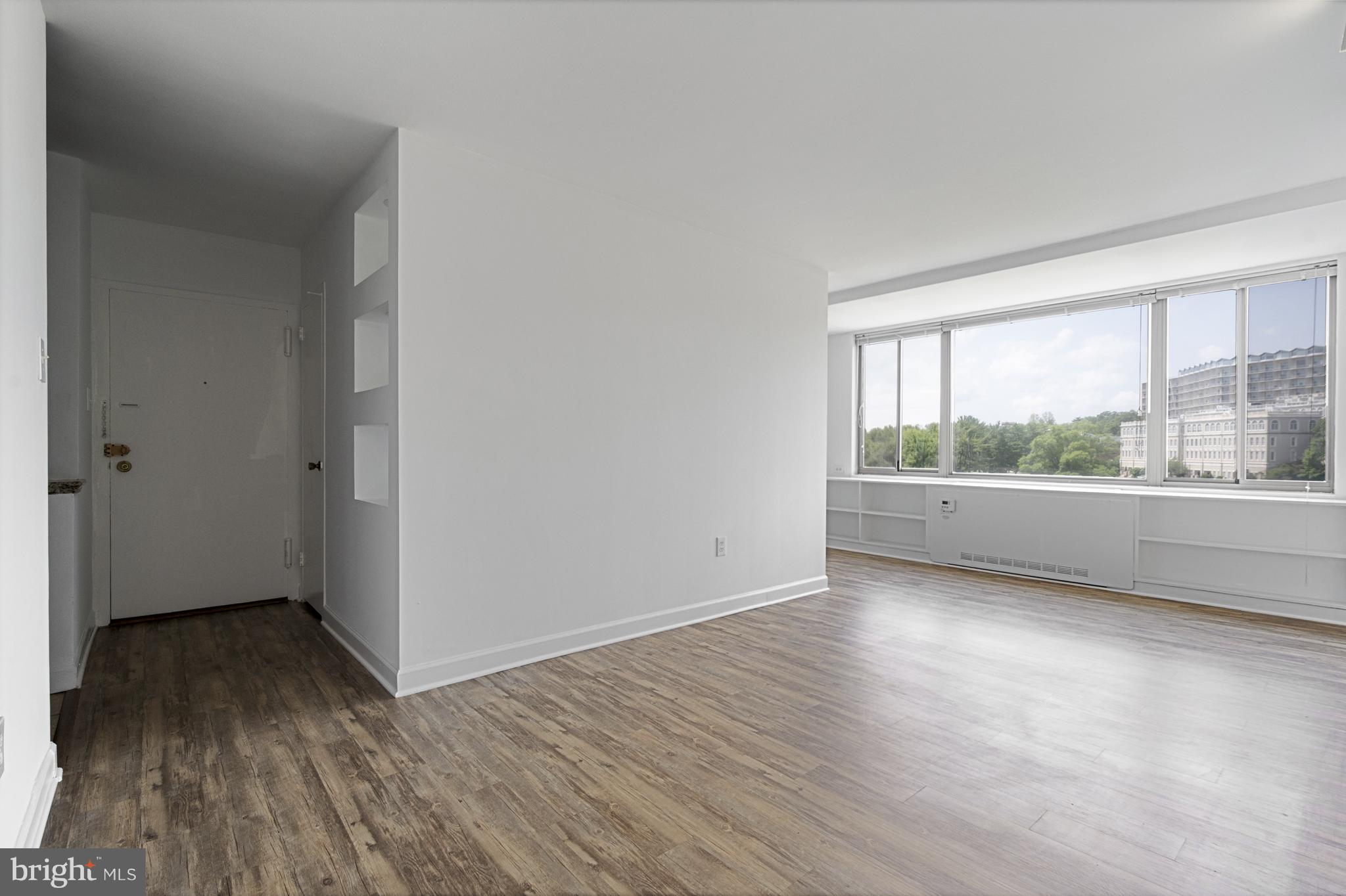 RIVER PLACE - Residential