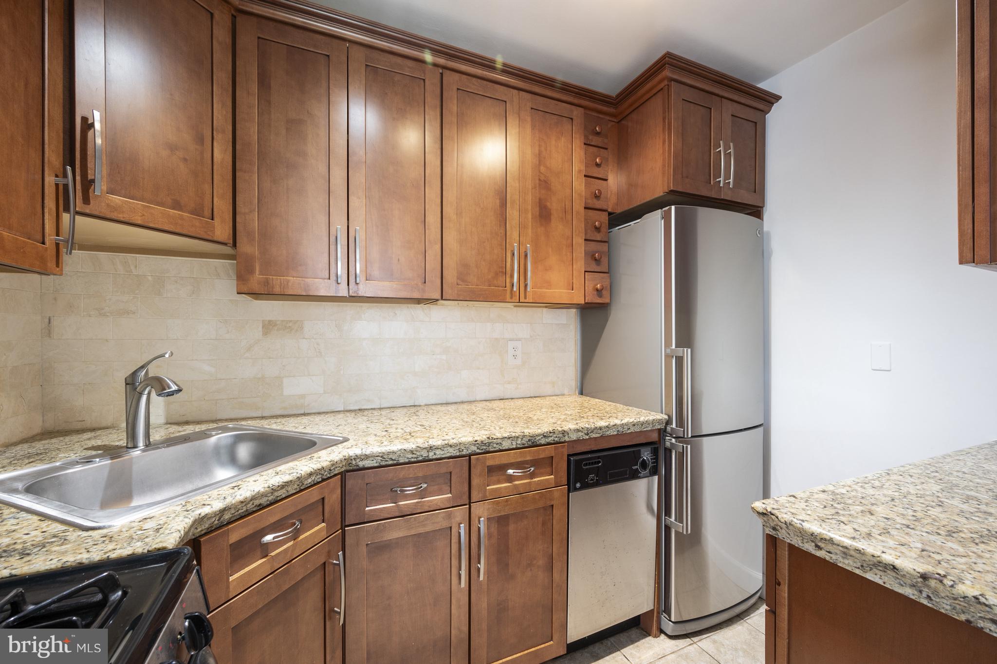 RIVER PLACE - Residential