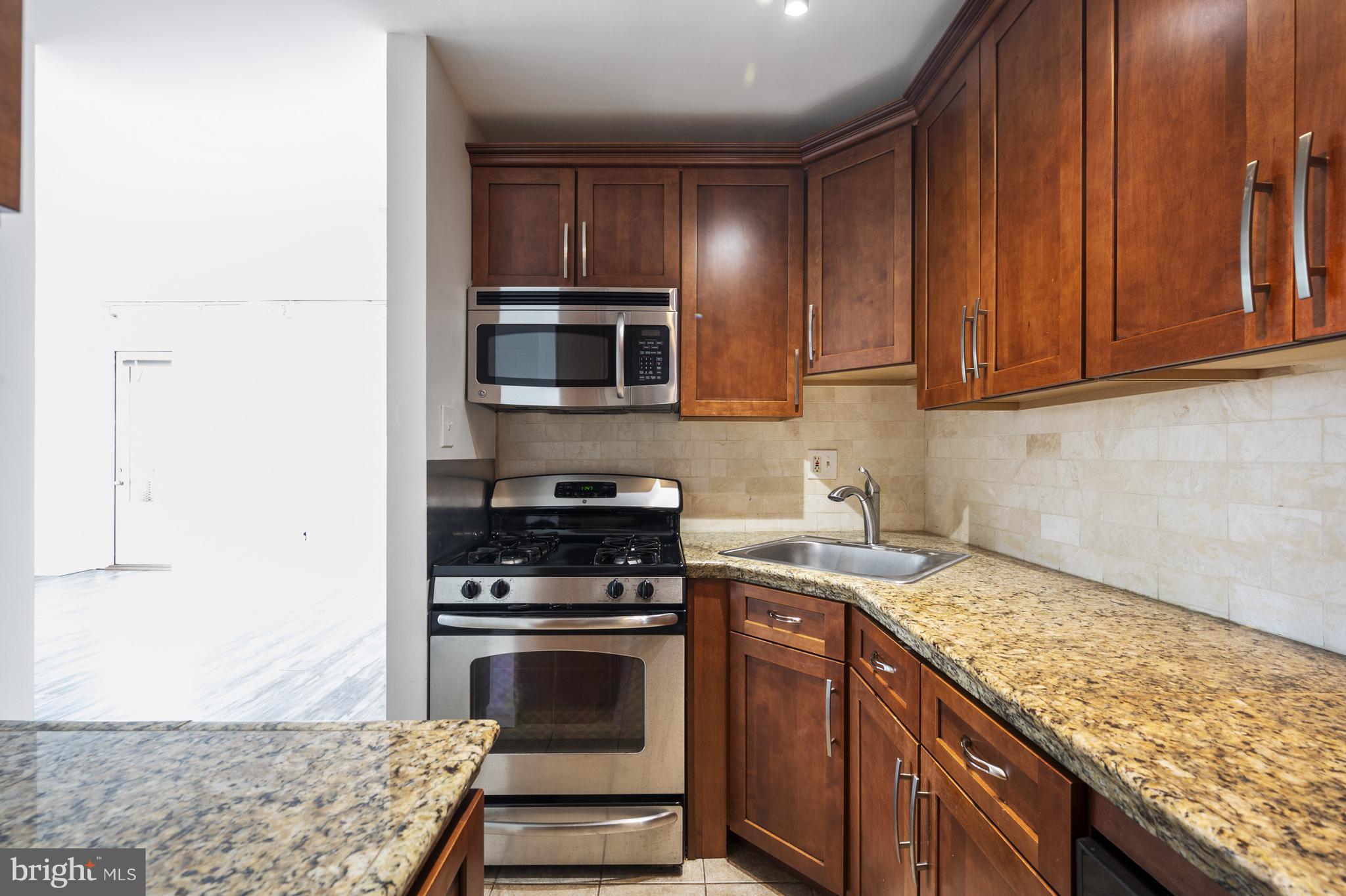 RIVER PLACE - Residential