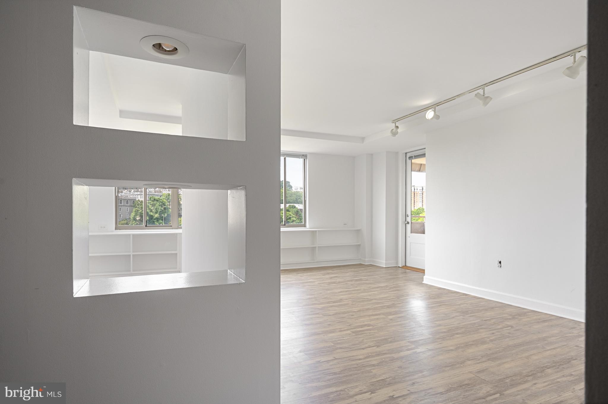 RIVER PLACE - Residential