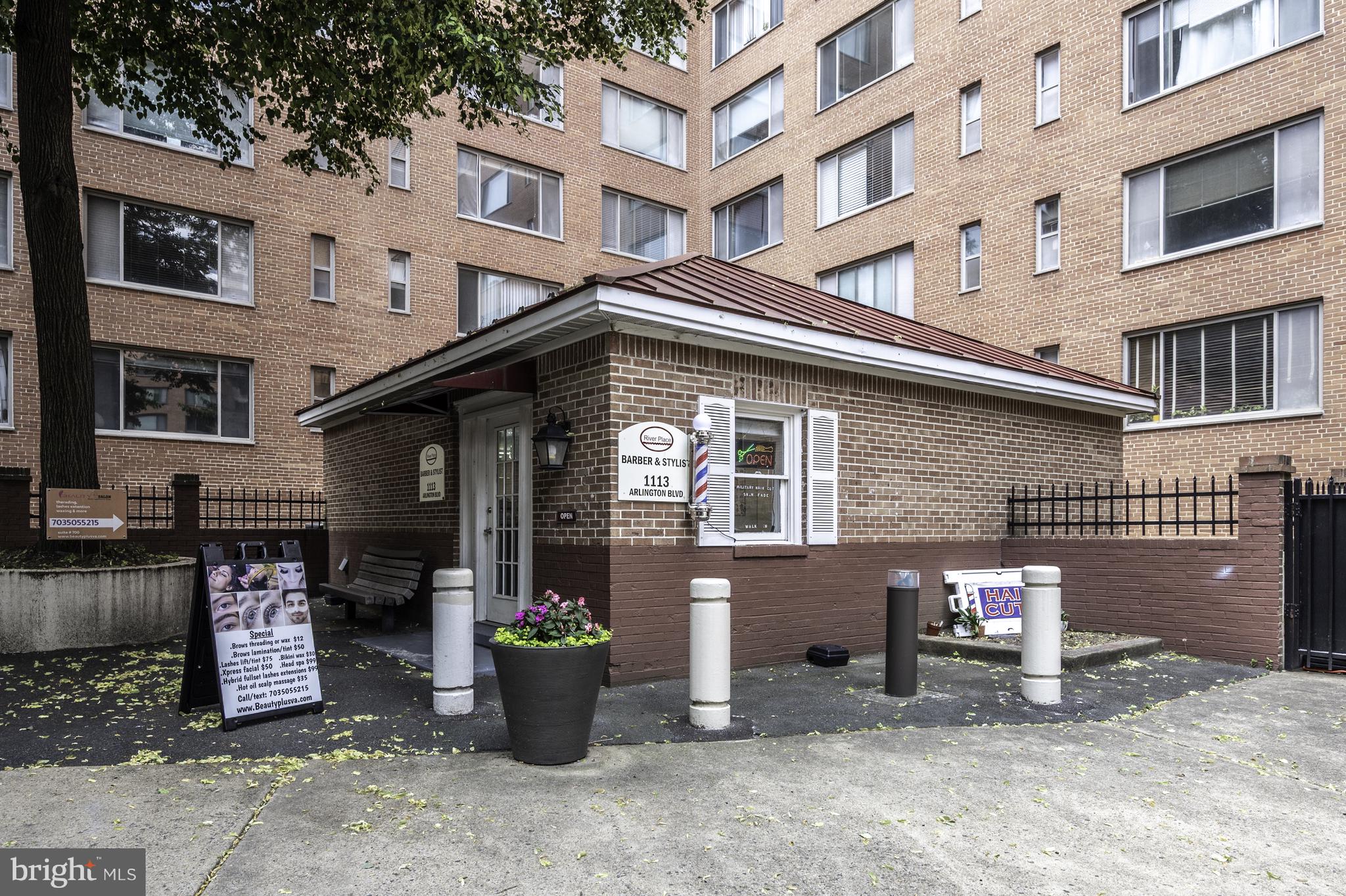 RIVER PLACE - Residential