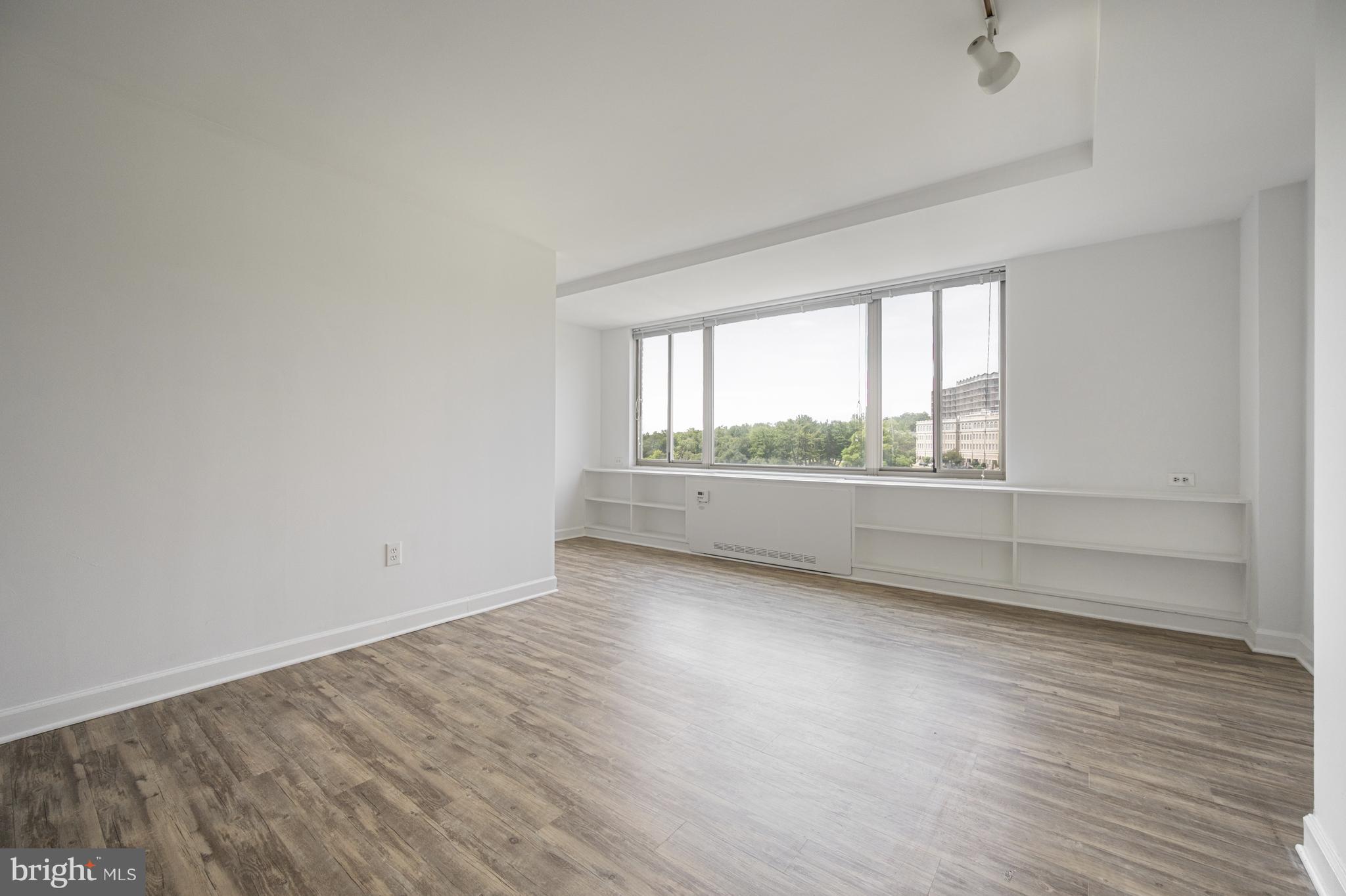 RIVER PLACE - Residential
