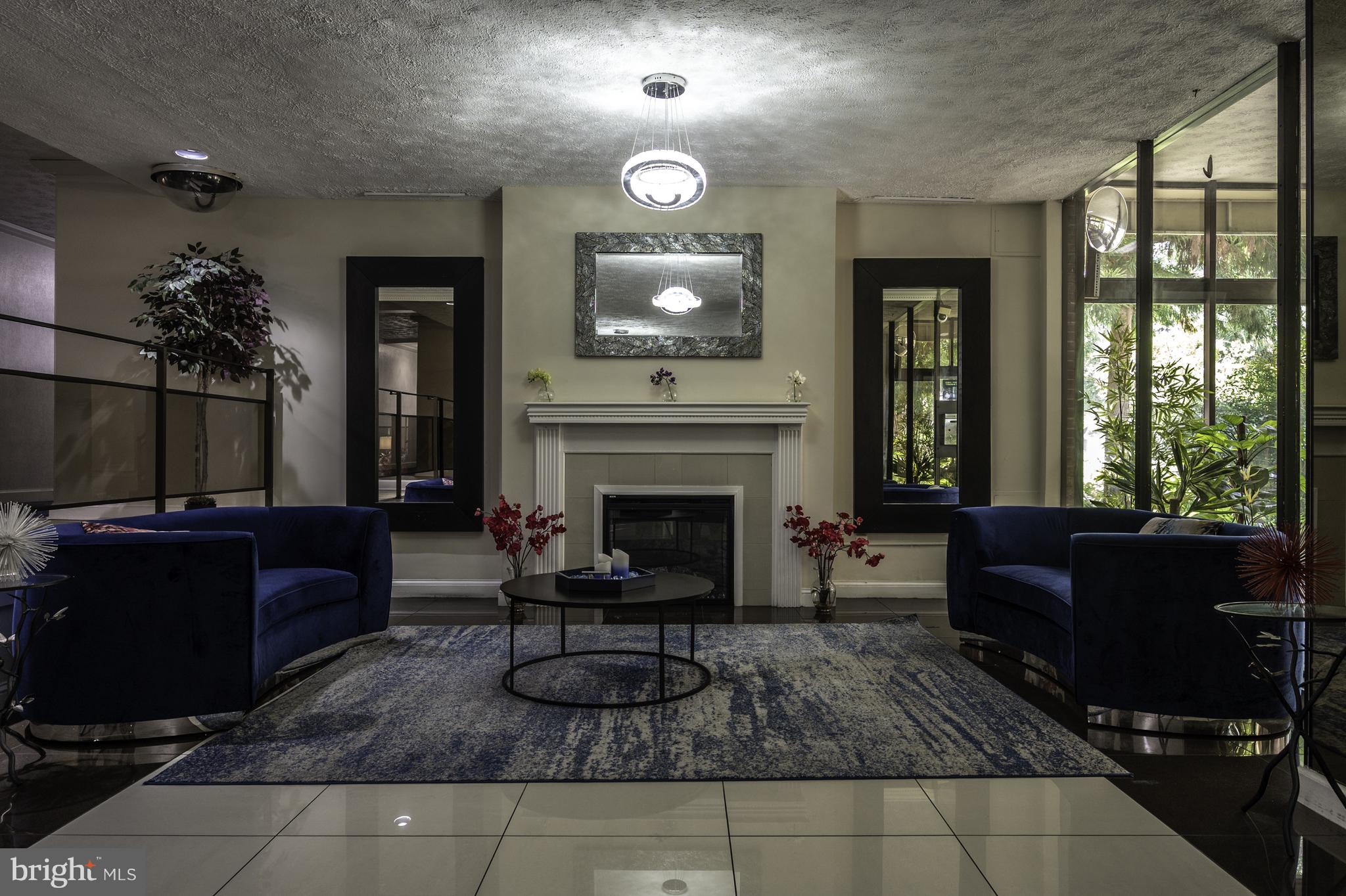 RIVER PLACE - Residential