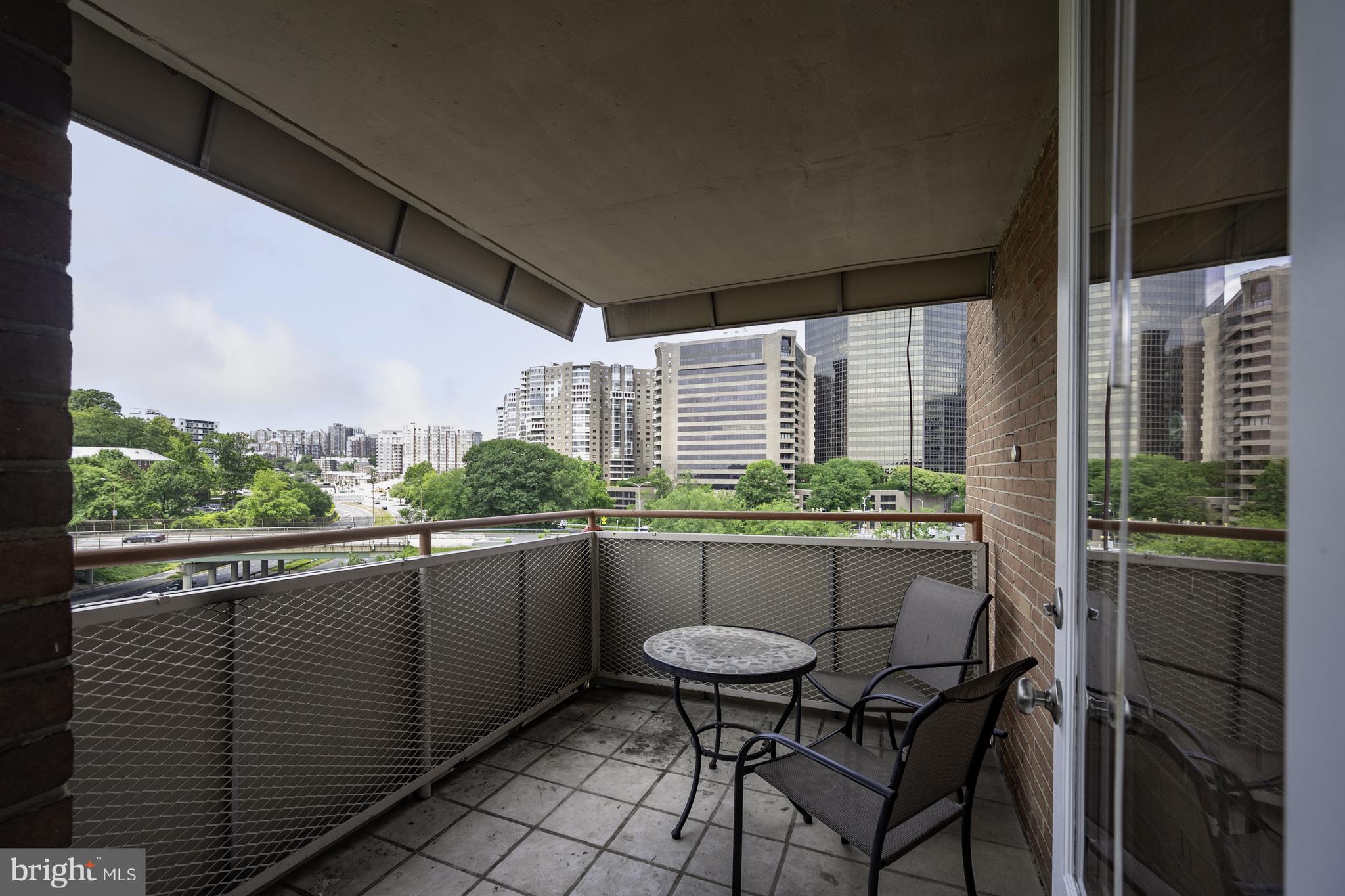 RIVER PLACE - Residential