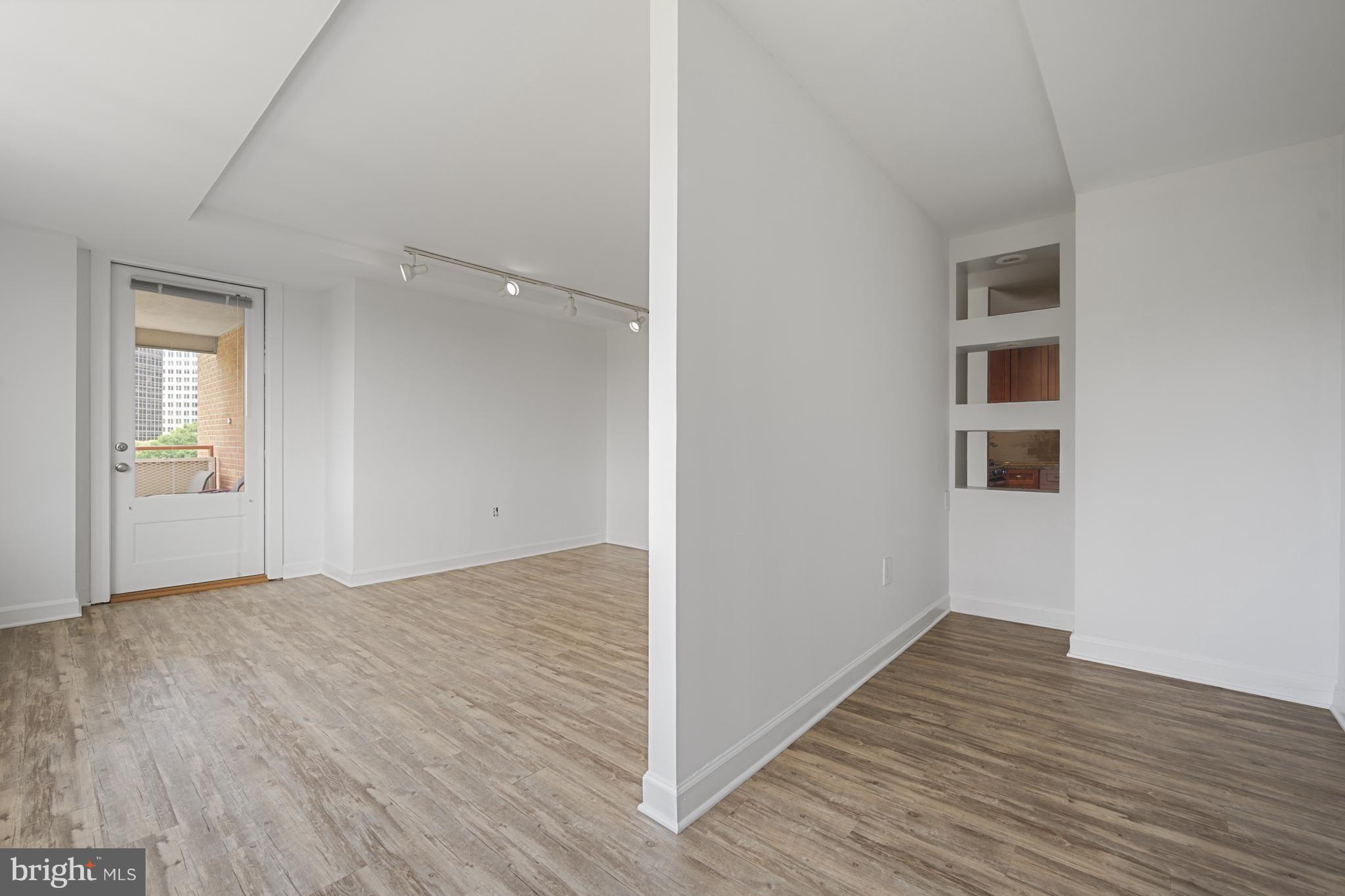 RIVER PLACE - Residential
