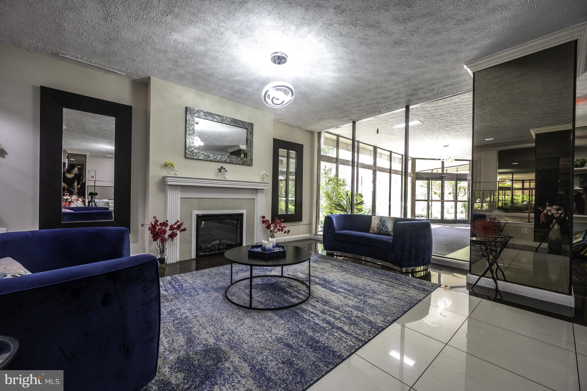 RIVER PLACE - Residential