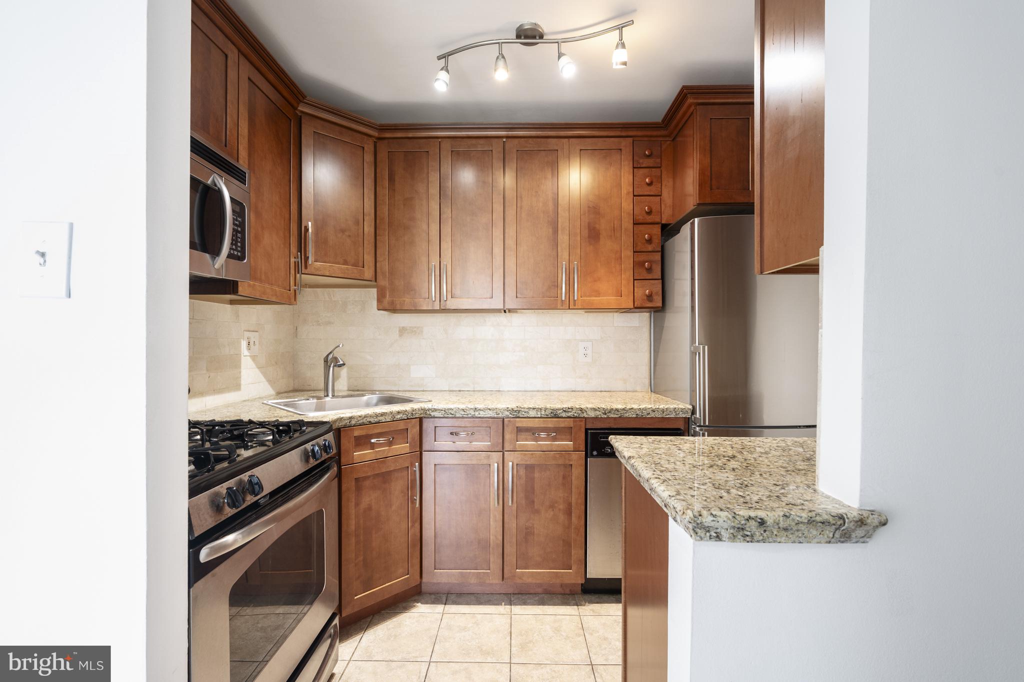 RIVER PLACE - Residential