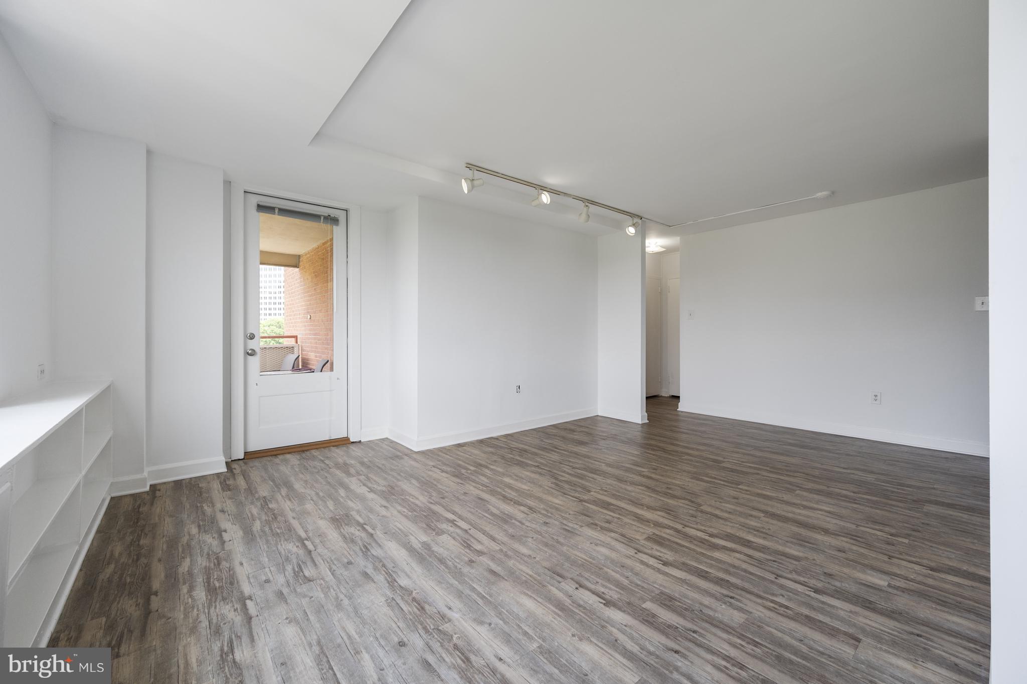 RIVER PLACE - Residential