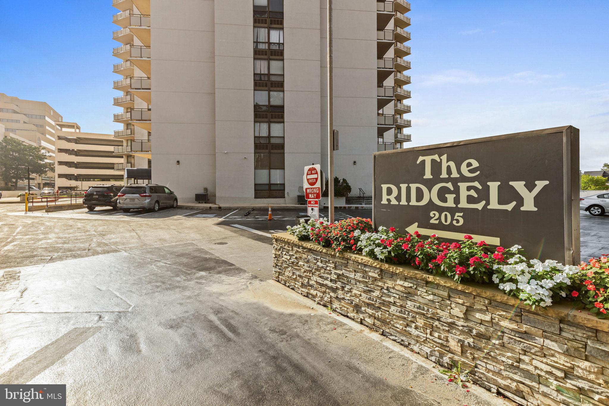 Spacious 2-bedroom, 2-bath end-unit condo on the 16th floor offering incredible views and an unbeatable location. Includes a 1-car garage, additional storage unit, and a host of amenities—outdoor pool, library, fitness/exercise area, and 24-hour front desk attendant. Well-maintained and ready for your personal touch.