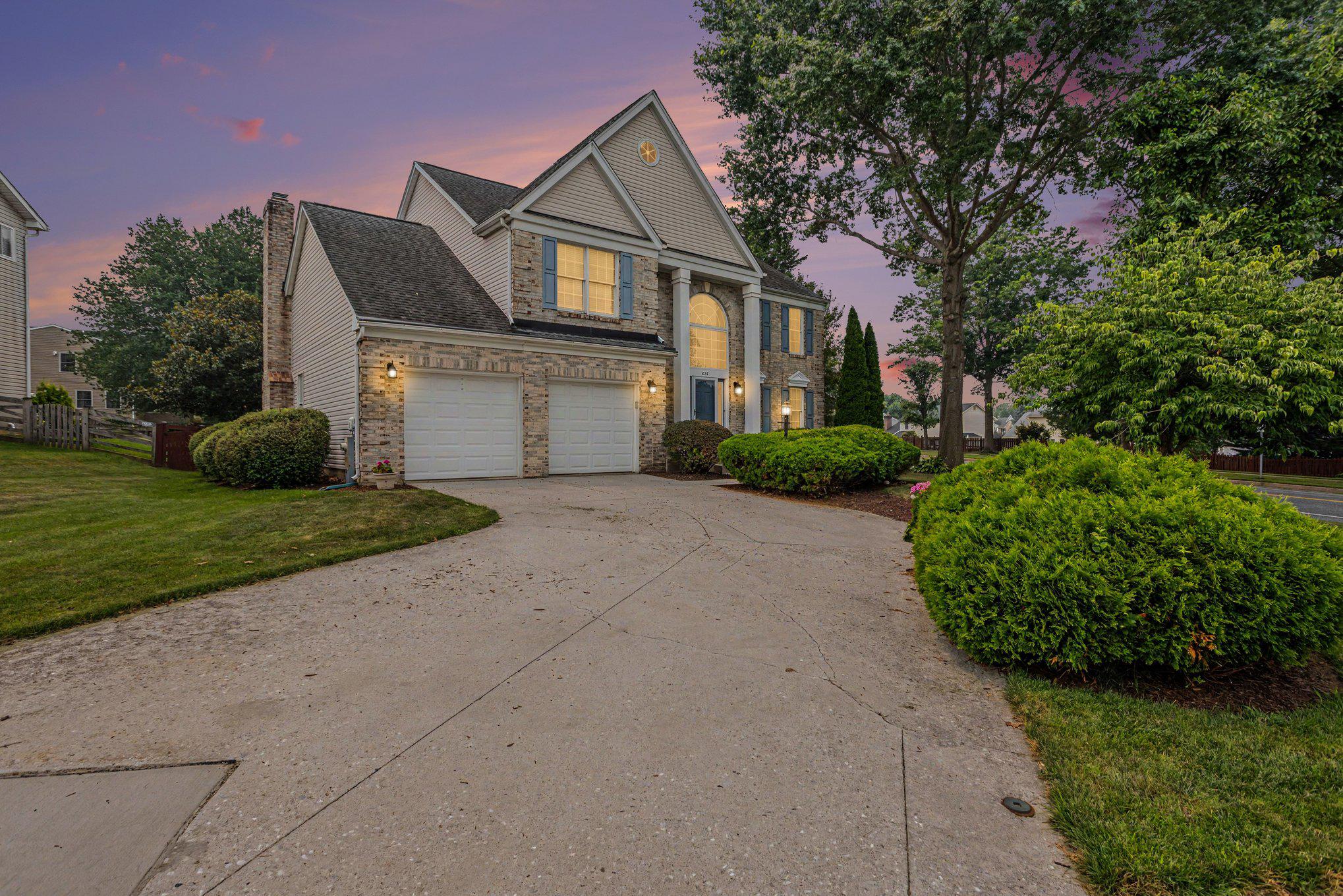 FOREST LAKES - Residential