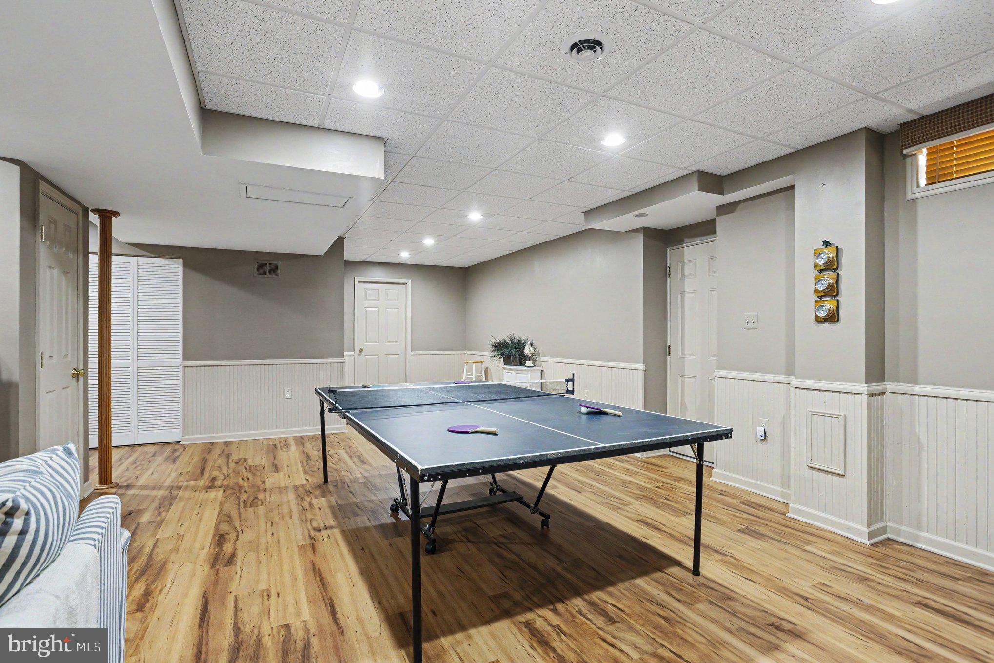 FOREST LAKES - Residential