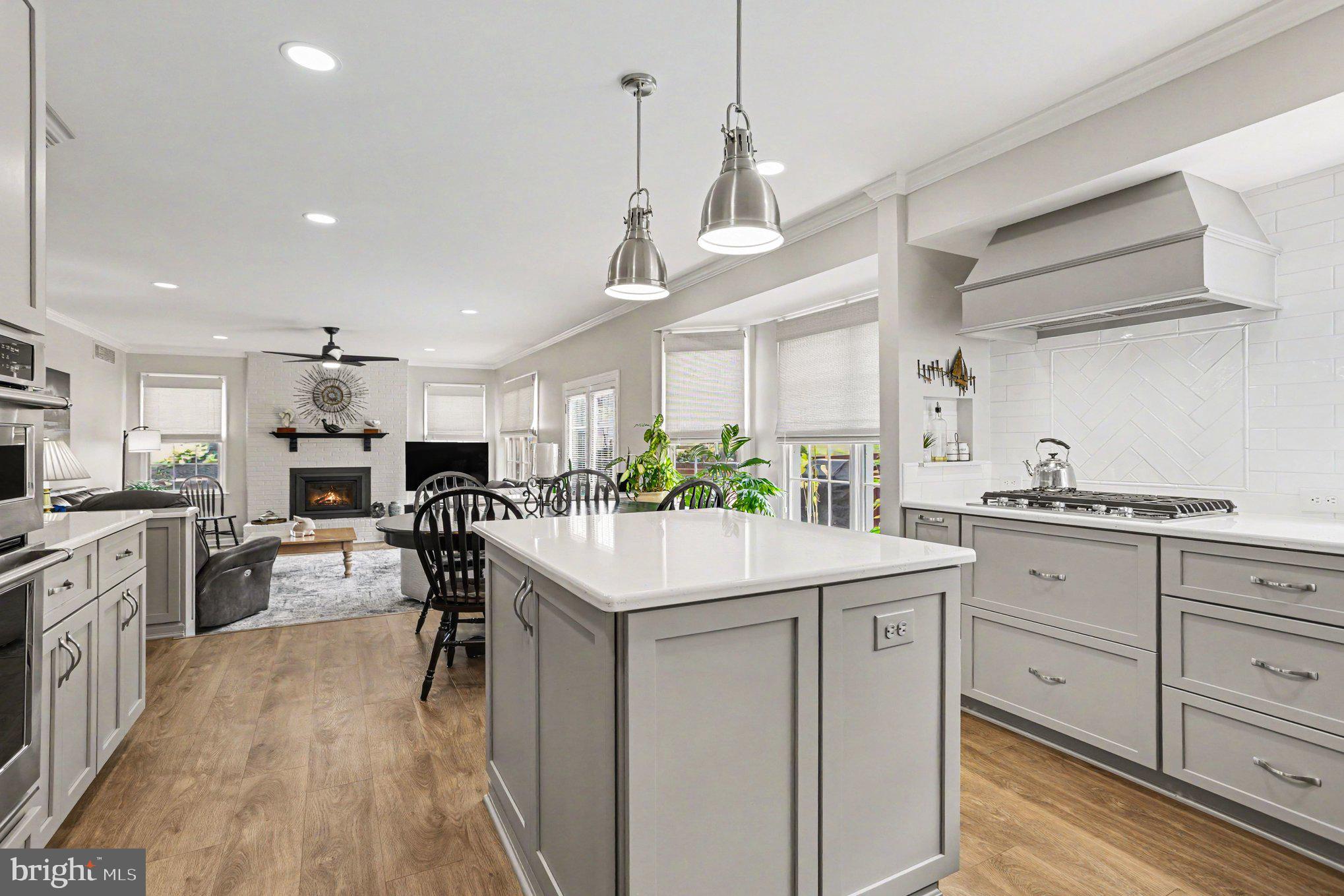 FOREST LAKES - Residential