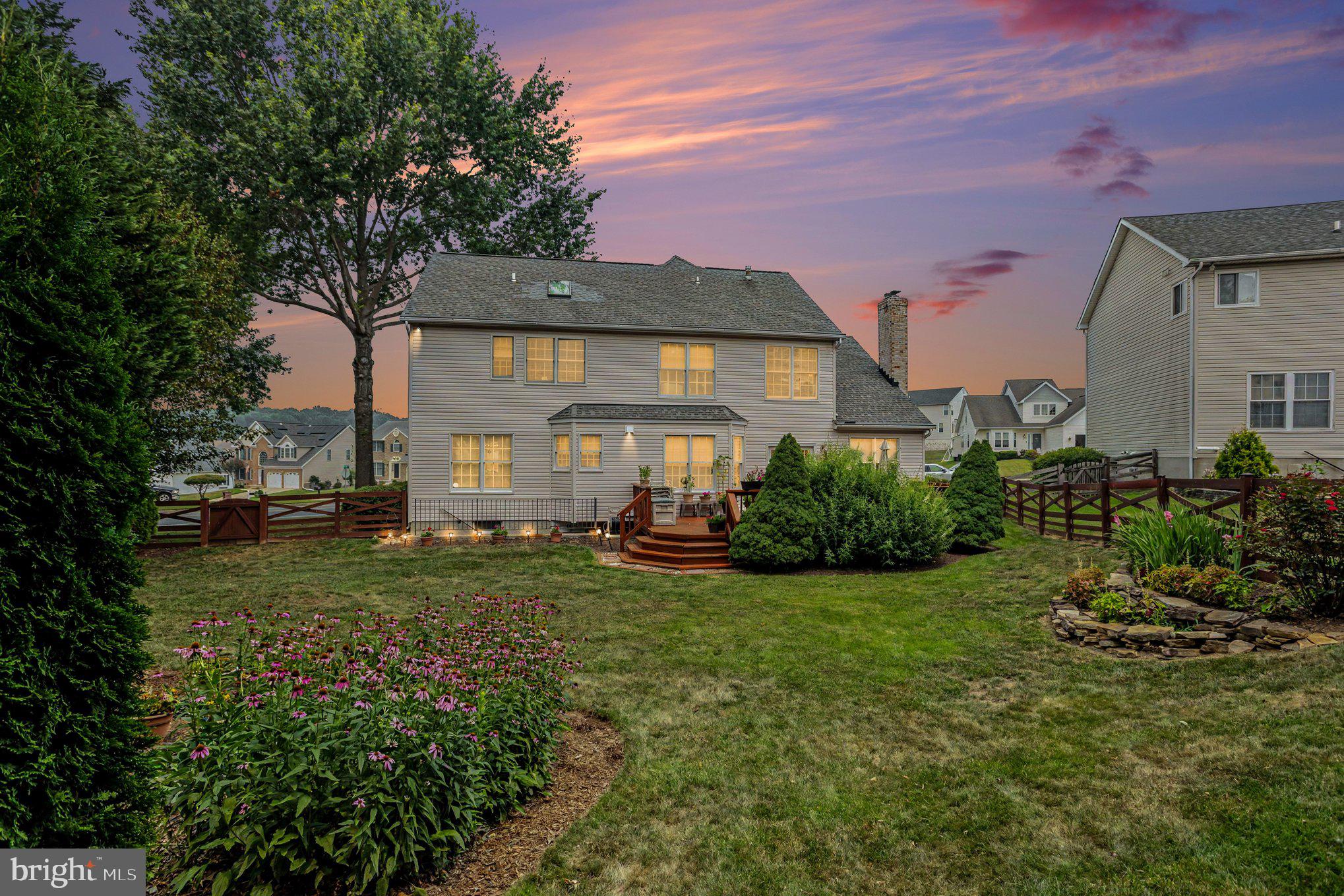 FOREST LAKES - Residential