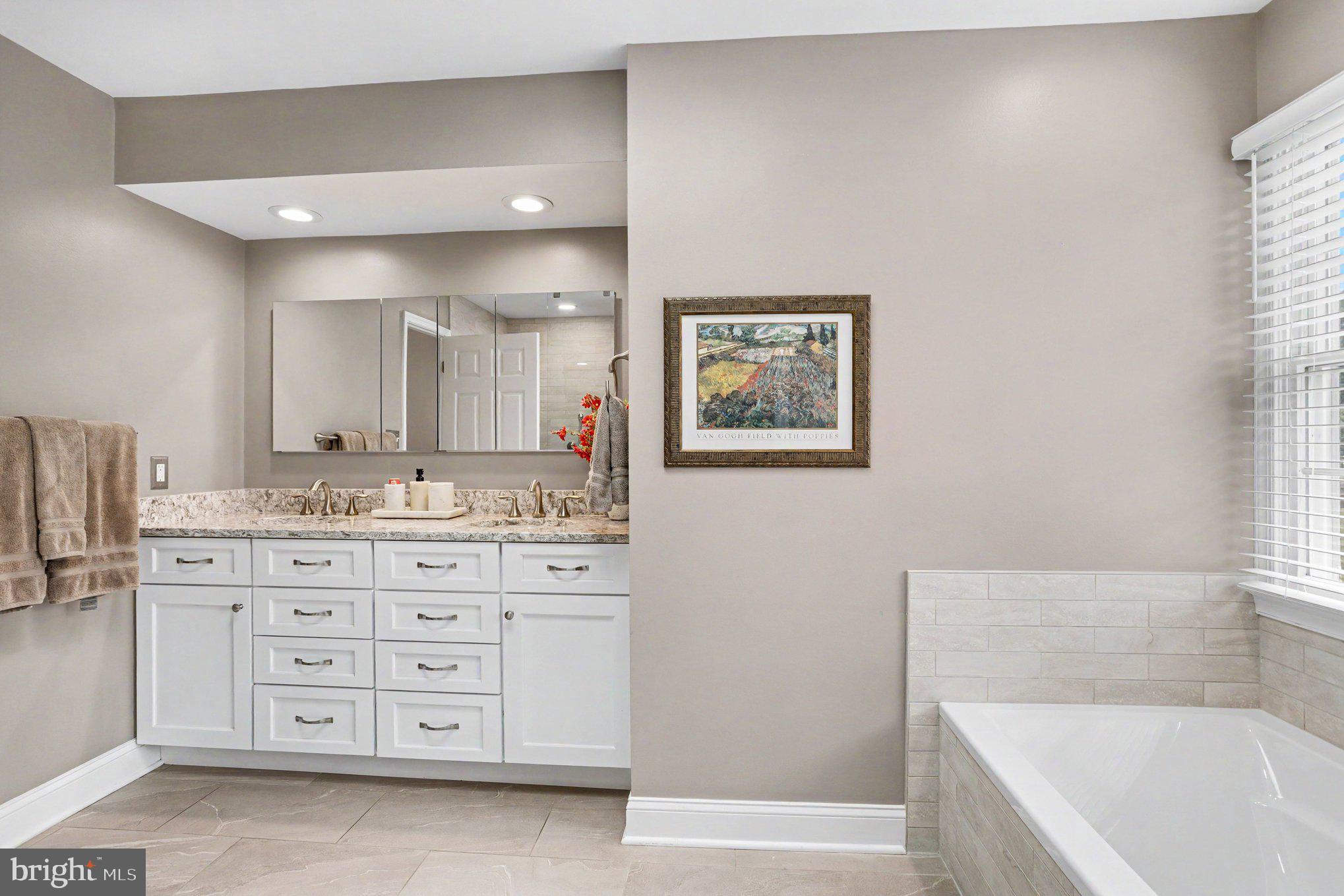 FOREST LAKES - Residential