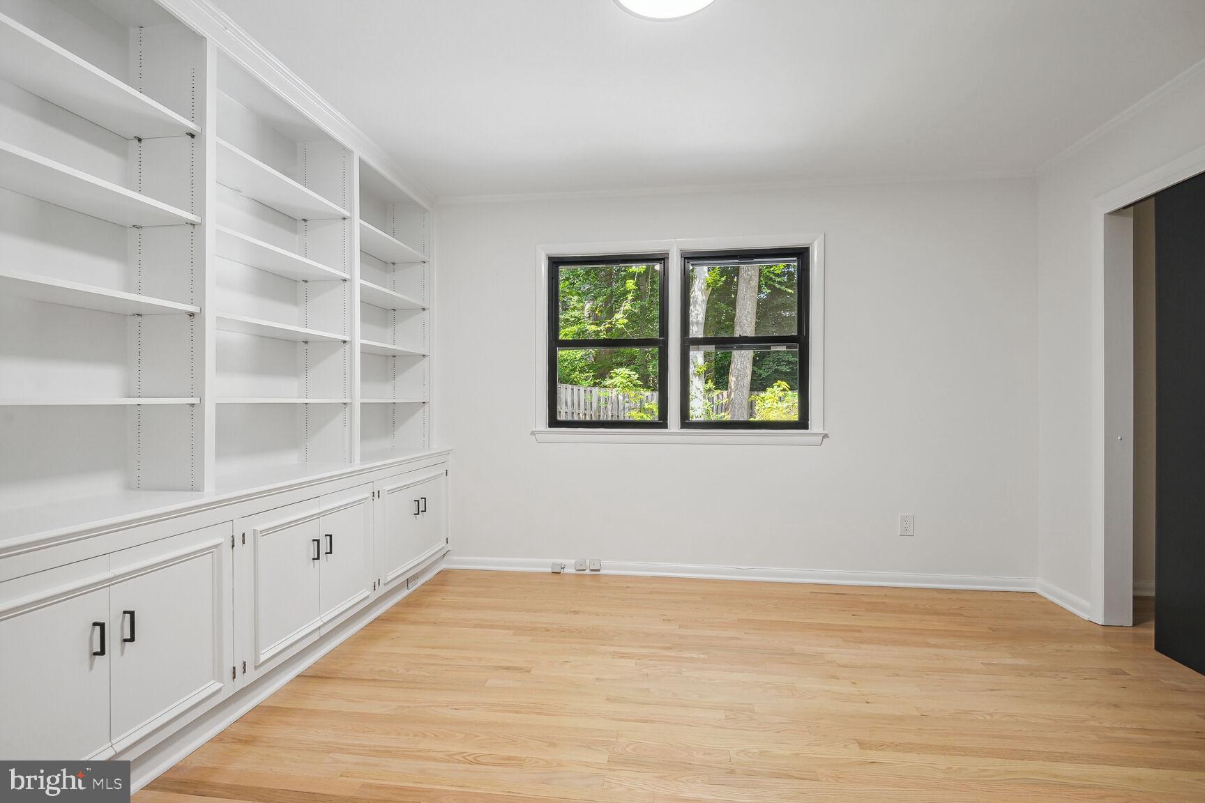 POTOMAC OUTSIDE - Residential