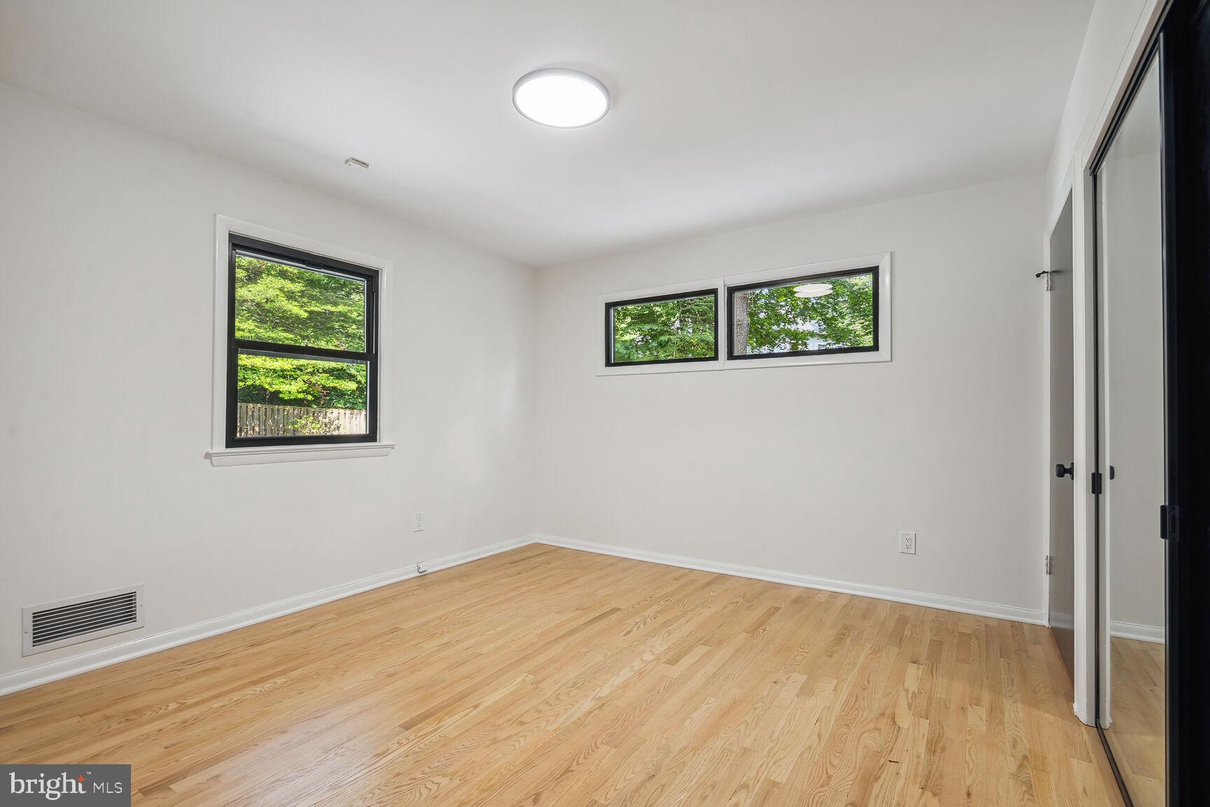 POTOMAC OUTSIDE - Residential