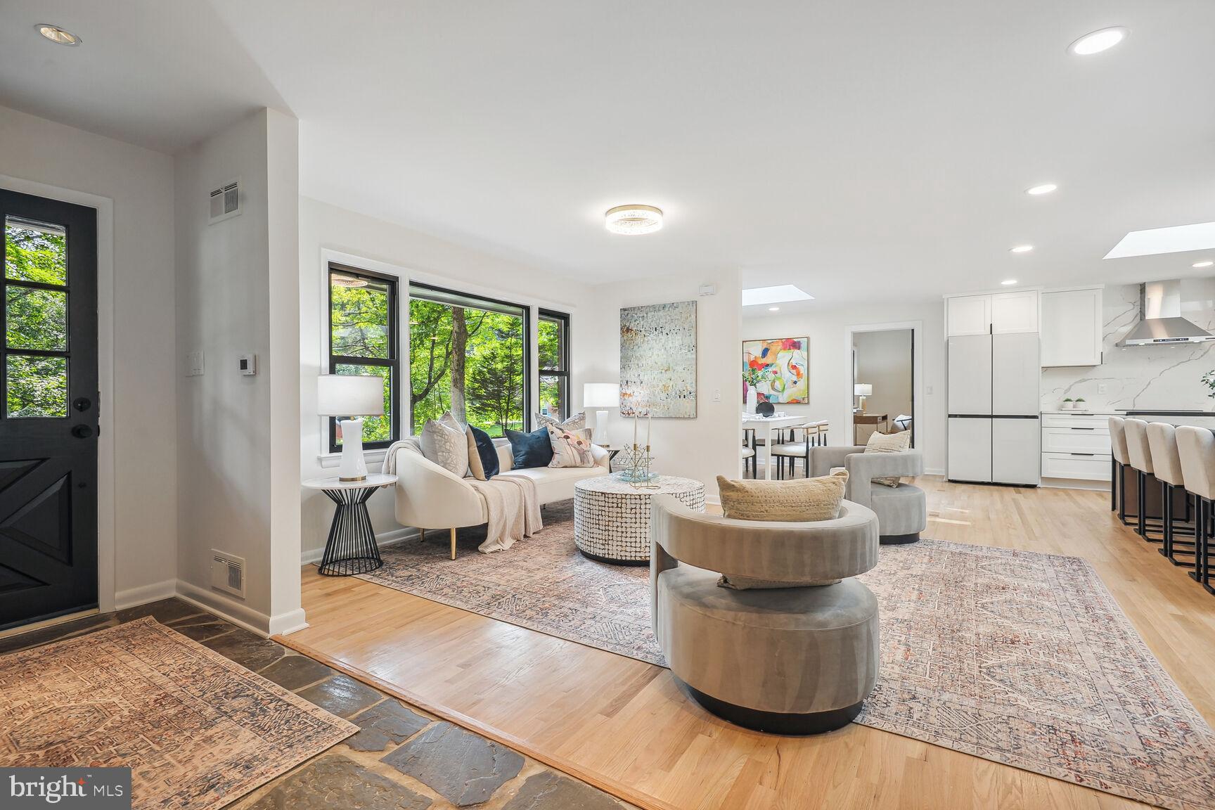 POTOMAC OUTSIDE - Residential