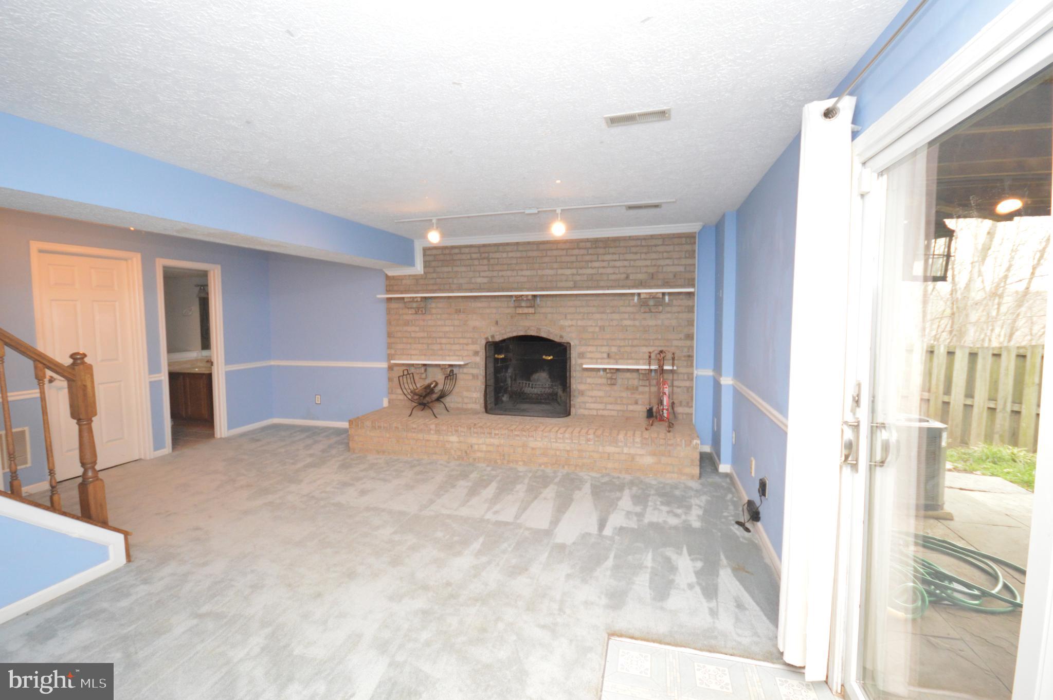 HOLLYMEAD - Residential Lease