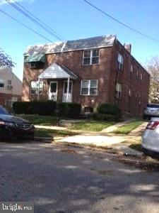 RENT:  Very nice, 2nd flr duplex  in desirable Fox Chase.  2 bdrm 1 bath,  liv rm with large storage closet, gleaming hard wood flrs throughout, updated eat in kitchen with white cabinets, SS sink, new floor and full size refrigerator.  Rear deck off the back mstr bedroom. private parking area in the back, fenced in yard.  Laundry area  in the unfinished basement, with full size washer & dryer and large storage area.   Super clean duplex.  Walking distance to:  The Fox Chase SEPTA Regional Rail, Joseph's Pizza, Dunkin Donuts and 7-11.  Close to everything!  MUST have excellent credit - above 650.  No pets.