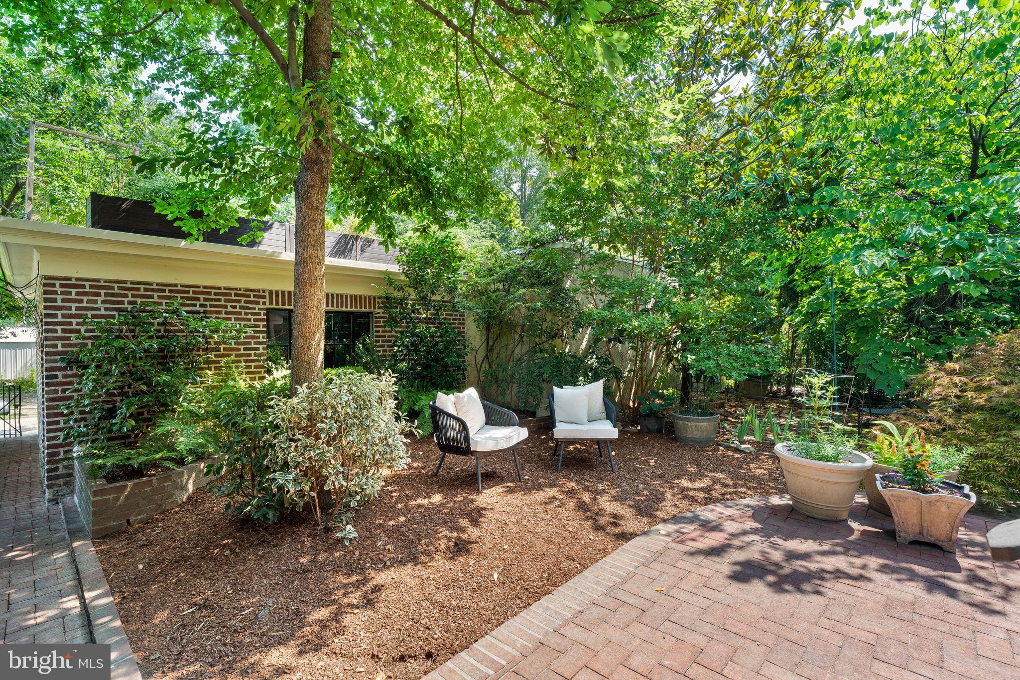 SPRUCE HILL - Residential