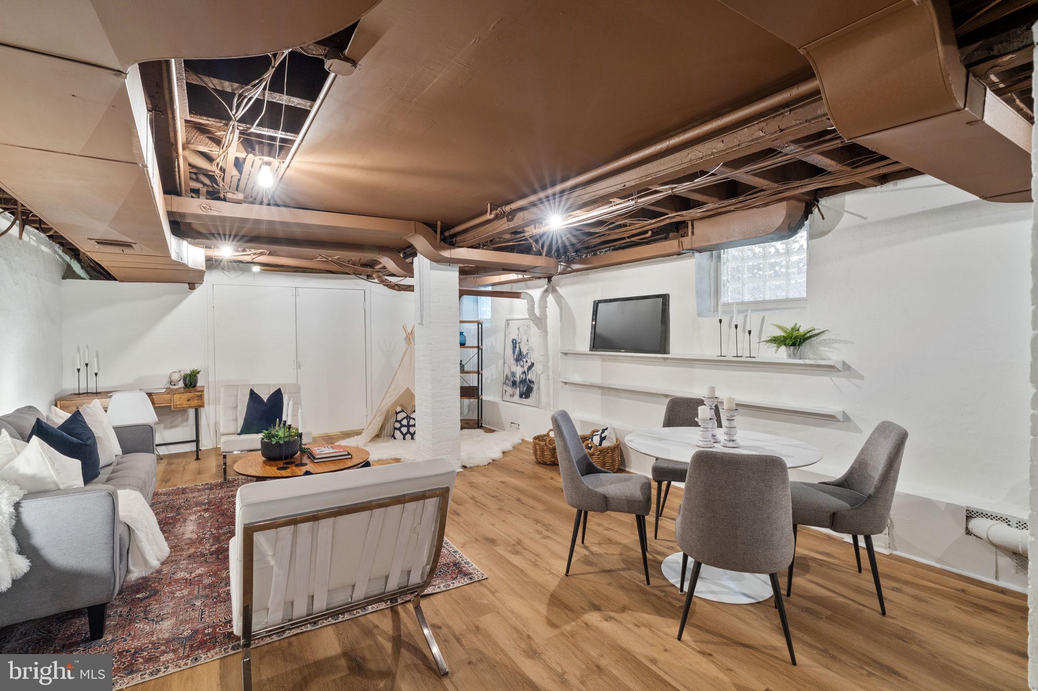 SPRUCE HILL - Residential
