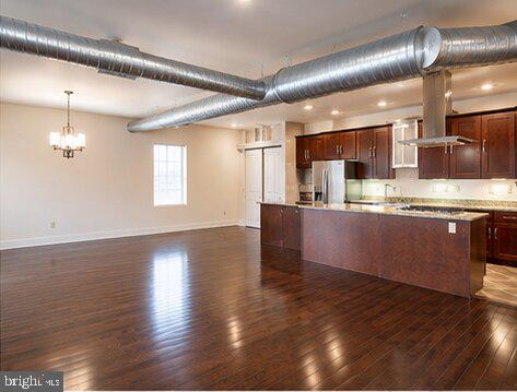 CENTRAL BUSINESS DISTRICT - Commercial Sale