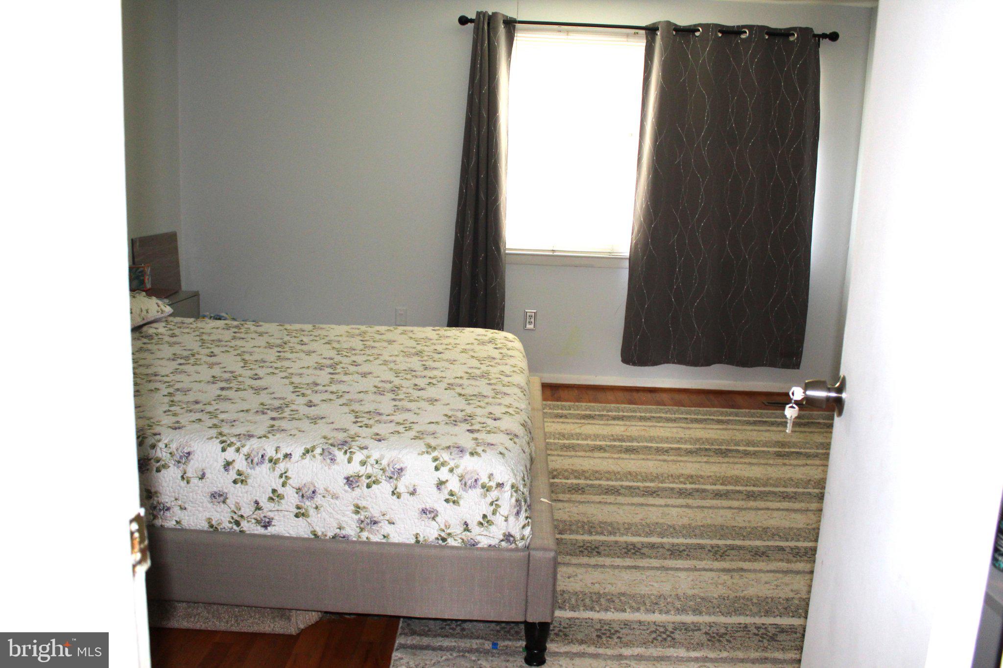 QUEEN ANNE VILLAGE - Residential
