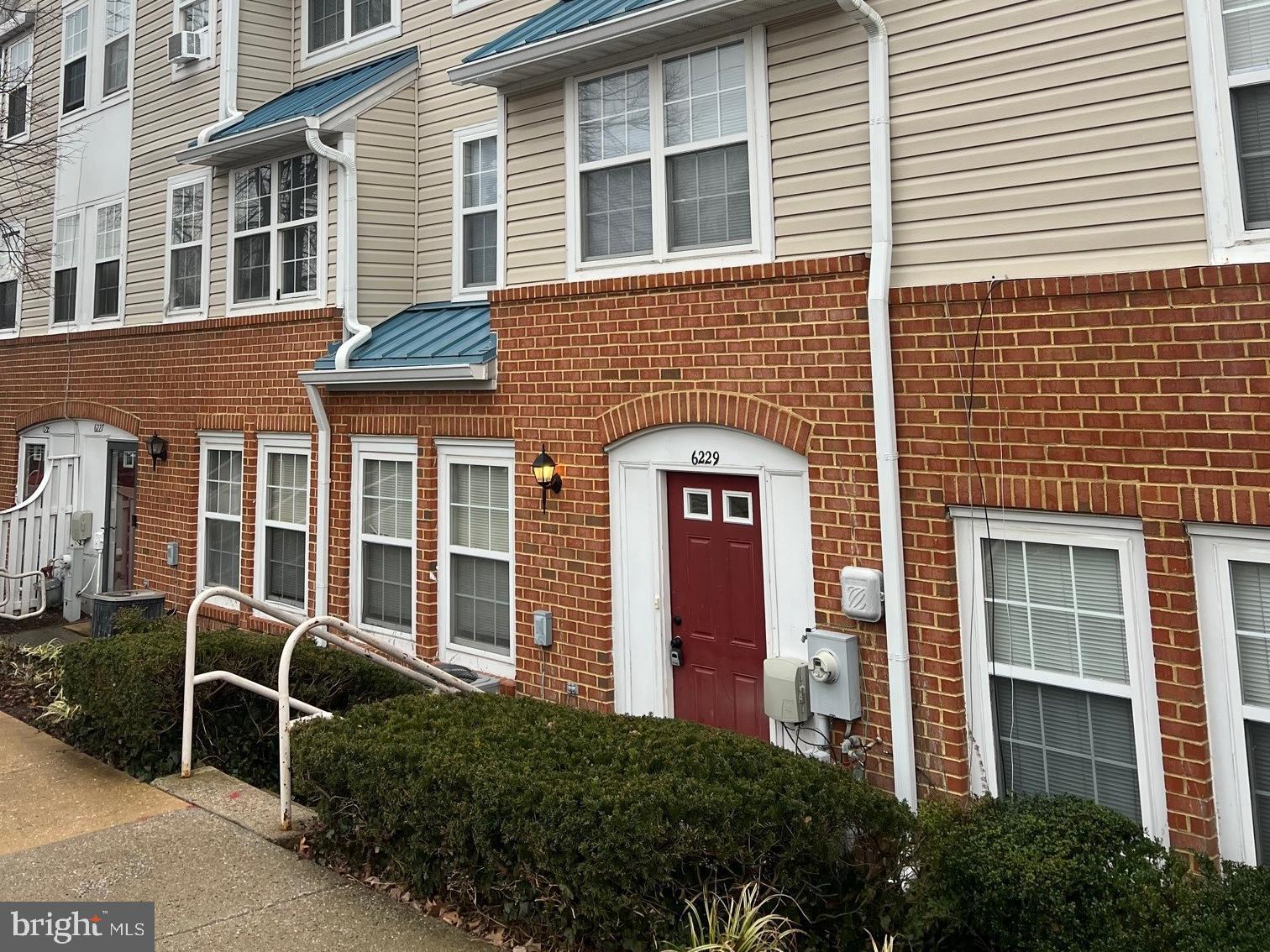 ELKRIDGE TOWN CENTER - Residential Lease
