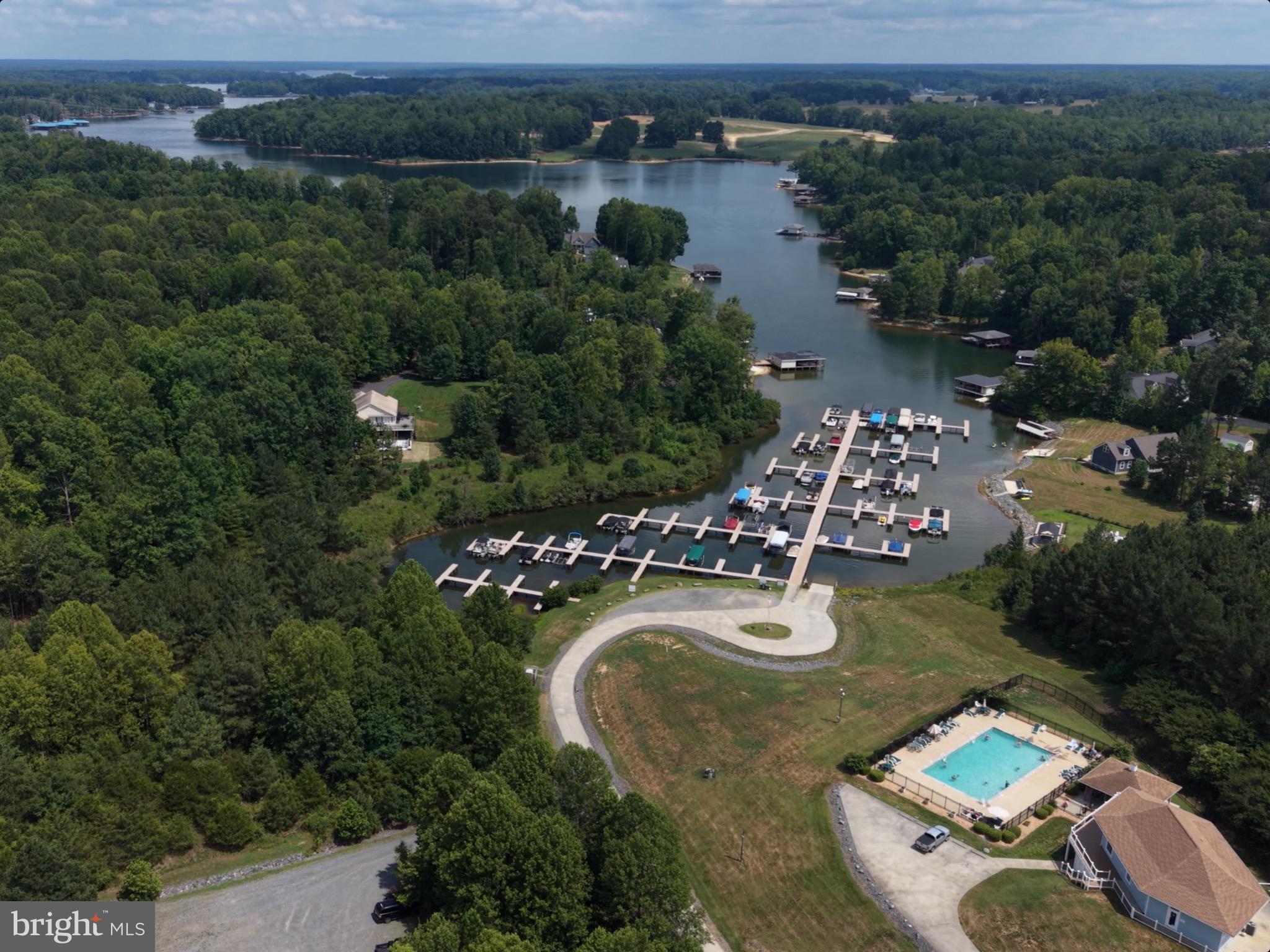 LAKE FOREST - Land