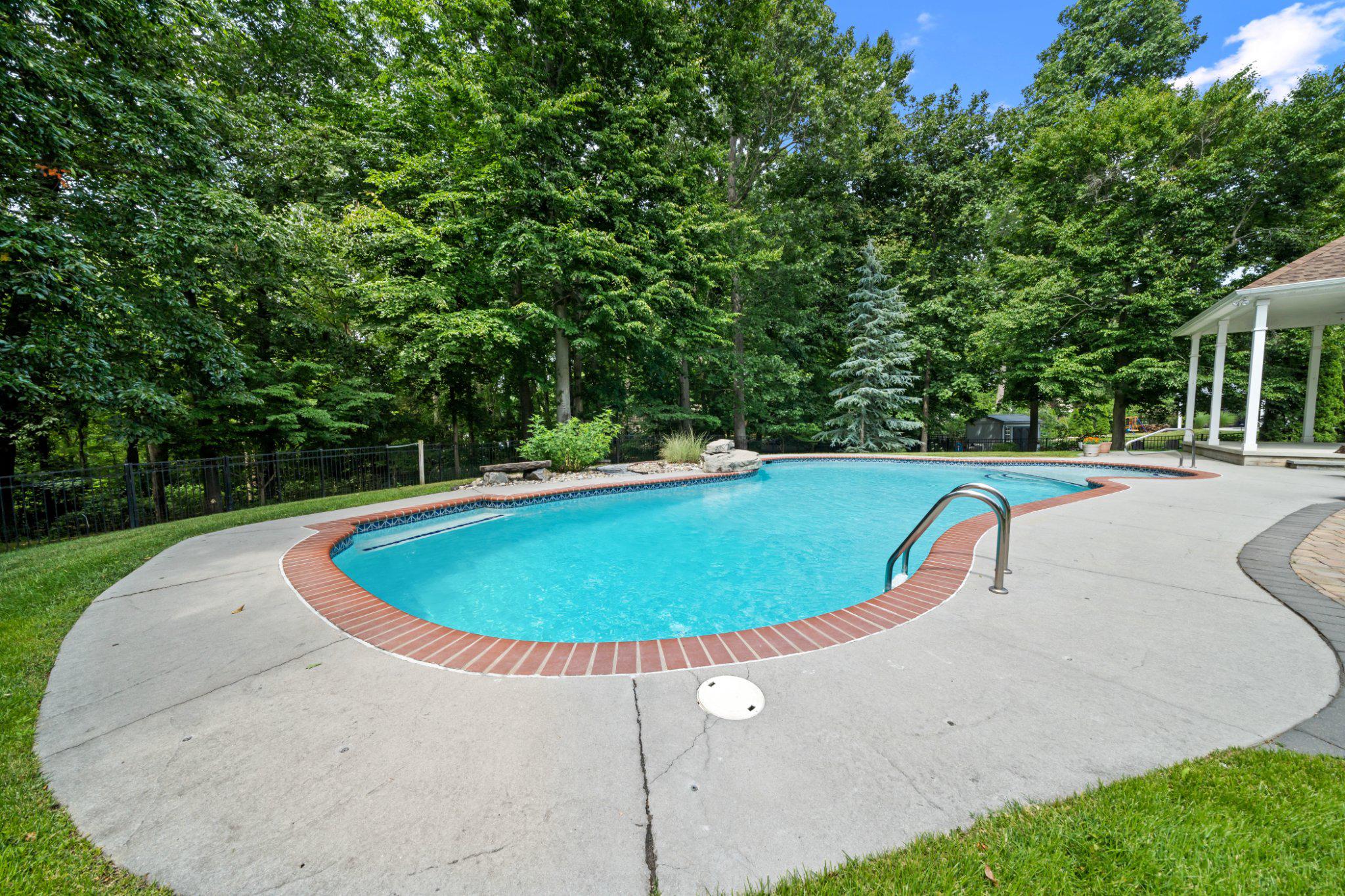 FAIRFIELD FARMS - Residential