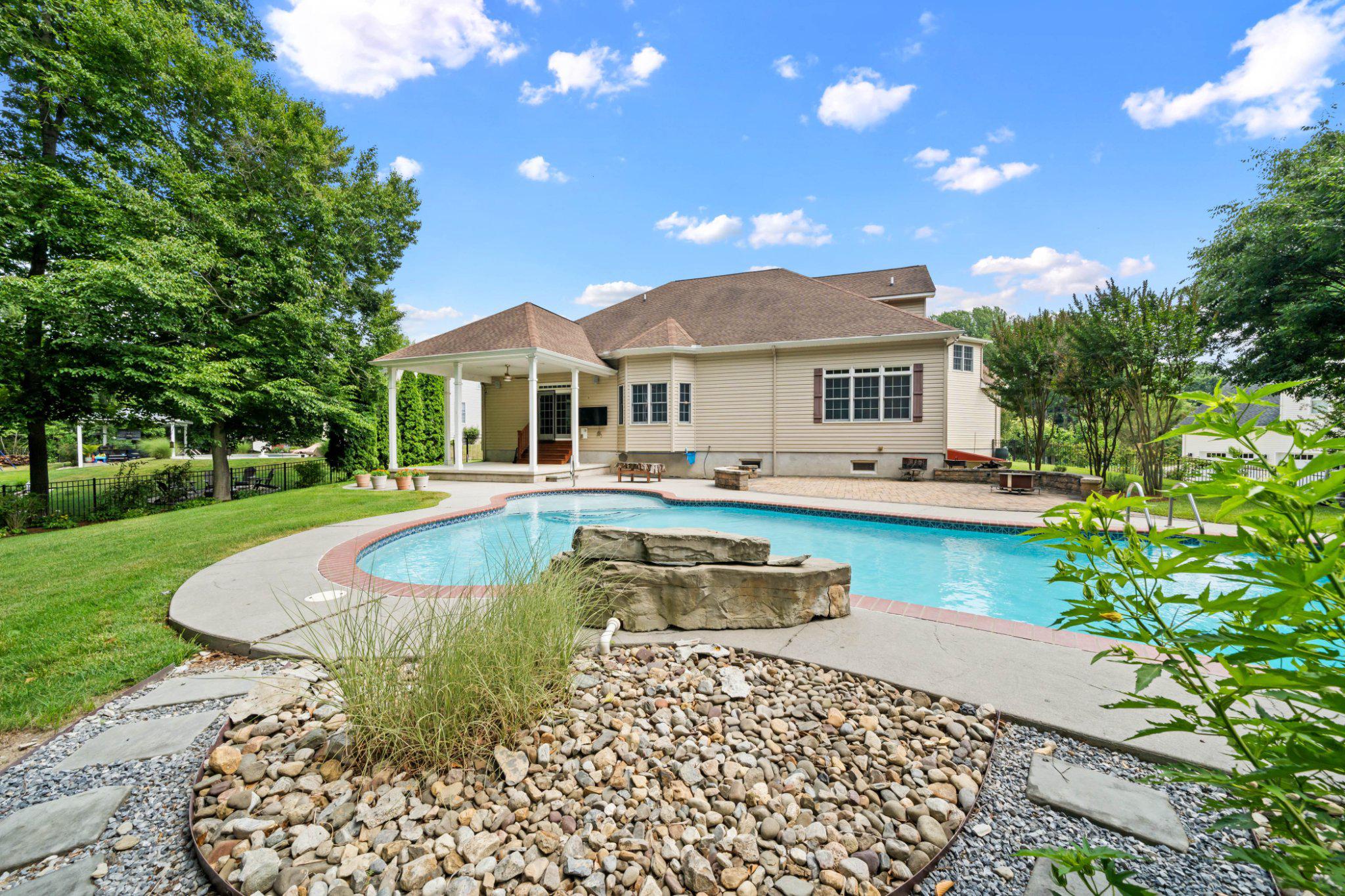 FAIRFIELD FARMS - Residential