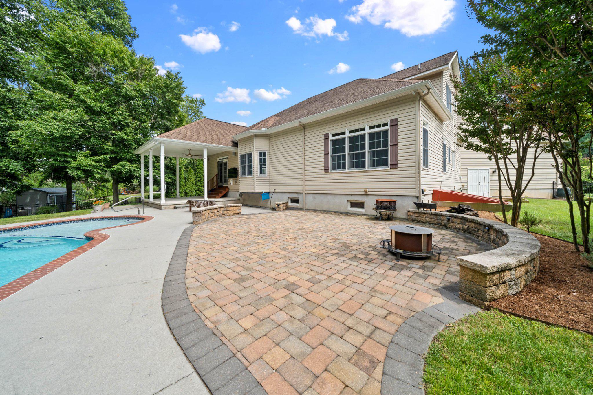 FAIRFIELD FARMS - Residential