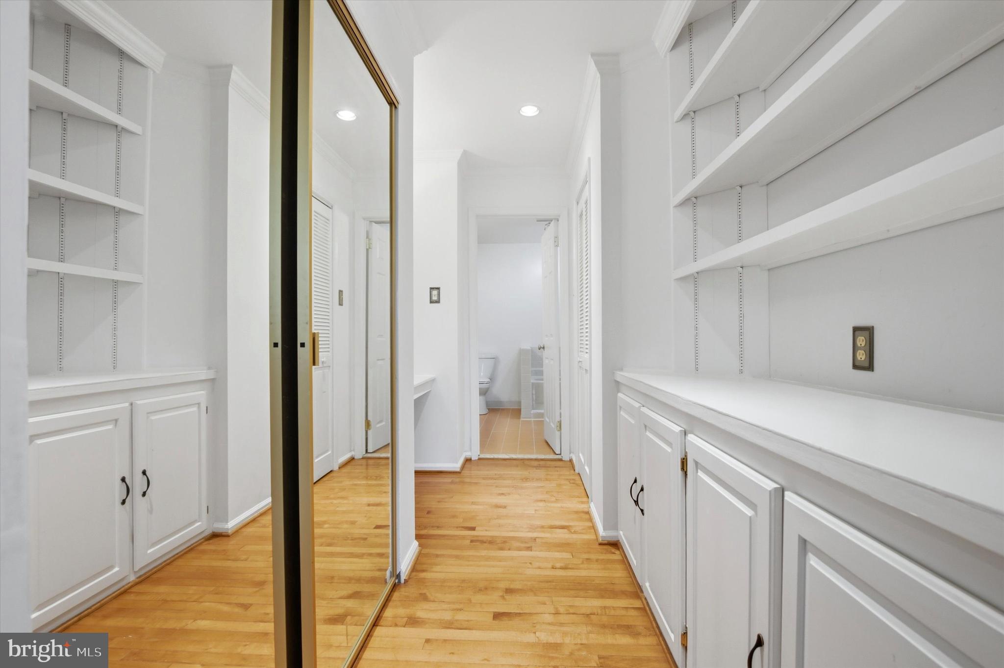 GWYN AYRE - Residential