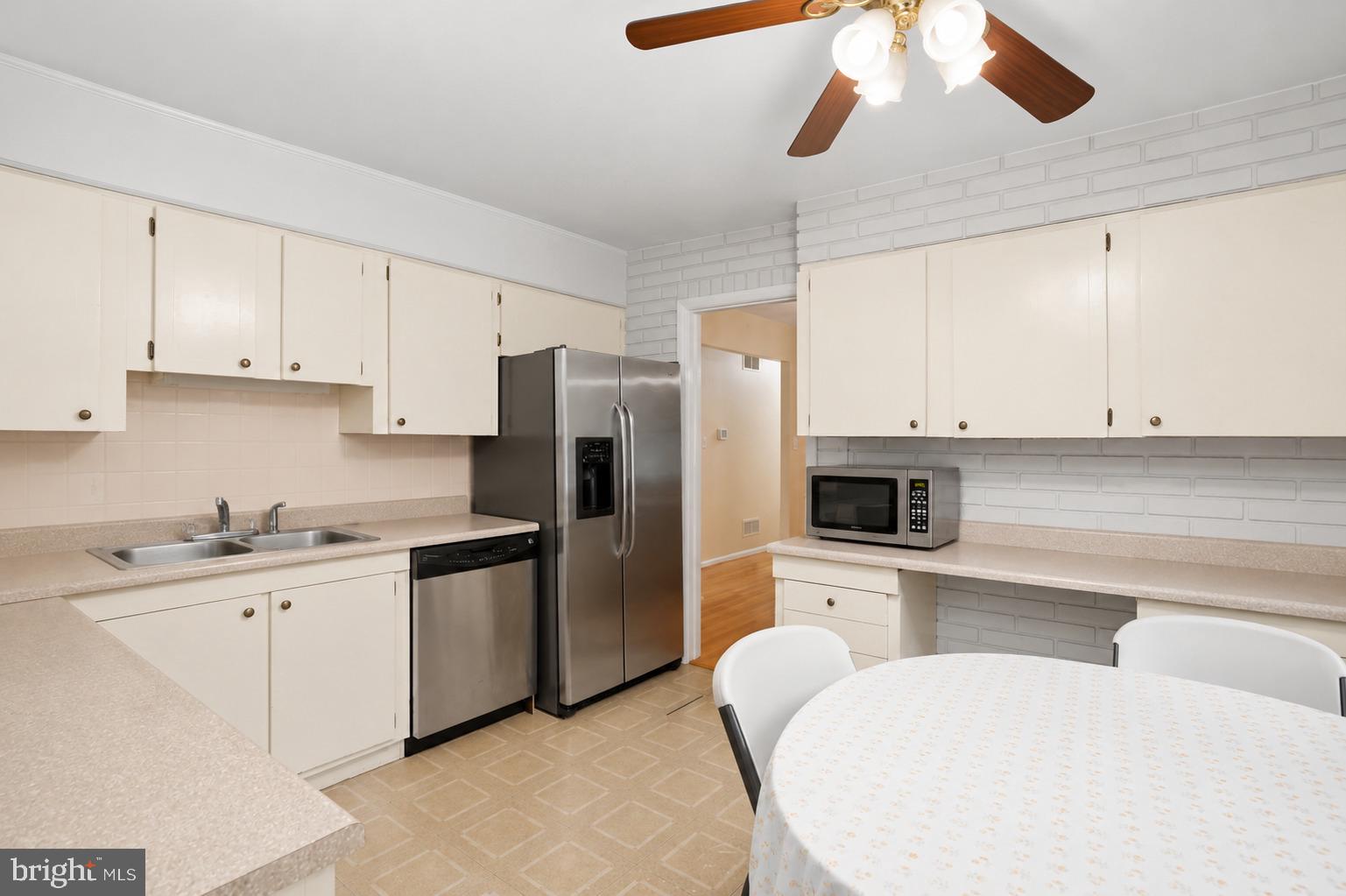 FOREST LAKES - Residential