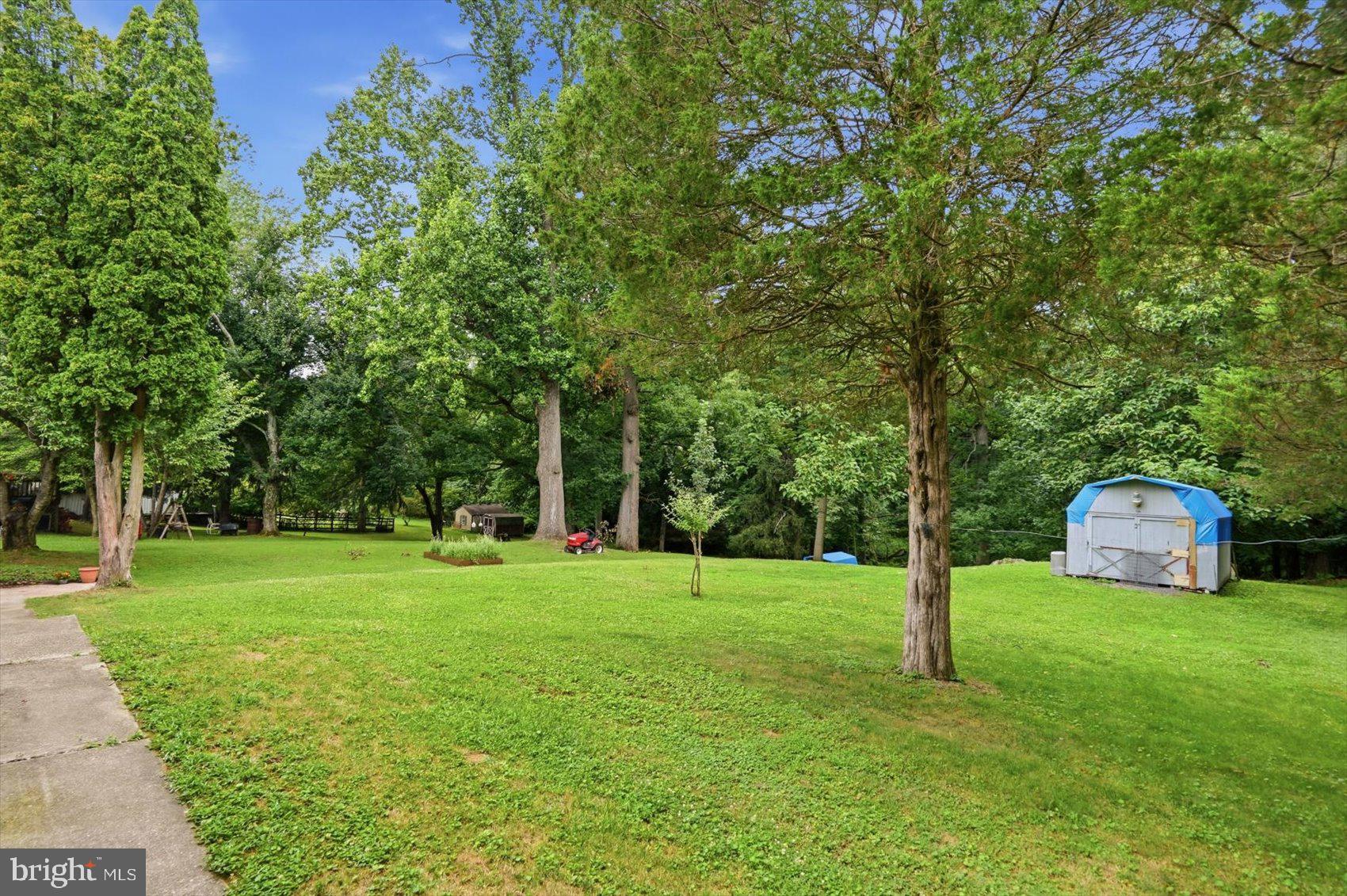 FOREST LAKES - Residential