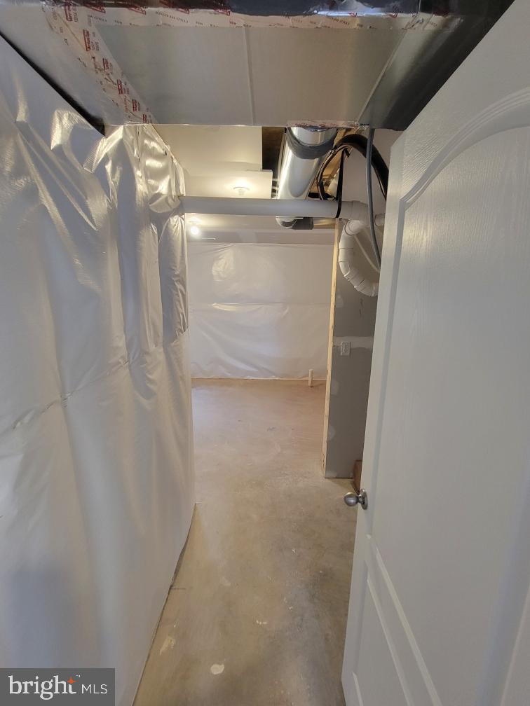MCCAULEY CROSSING - Residential Lease