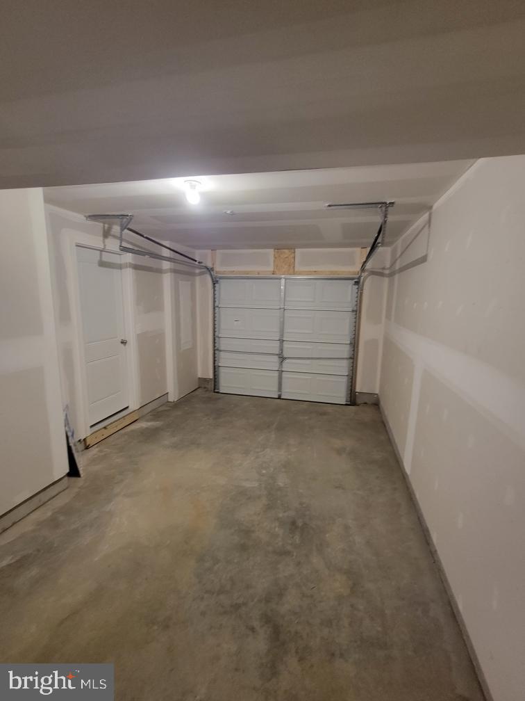 MCCAULEY CROSSING - Residential Lease