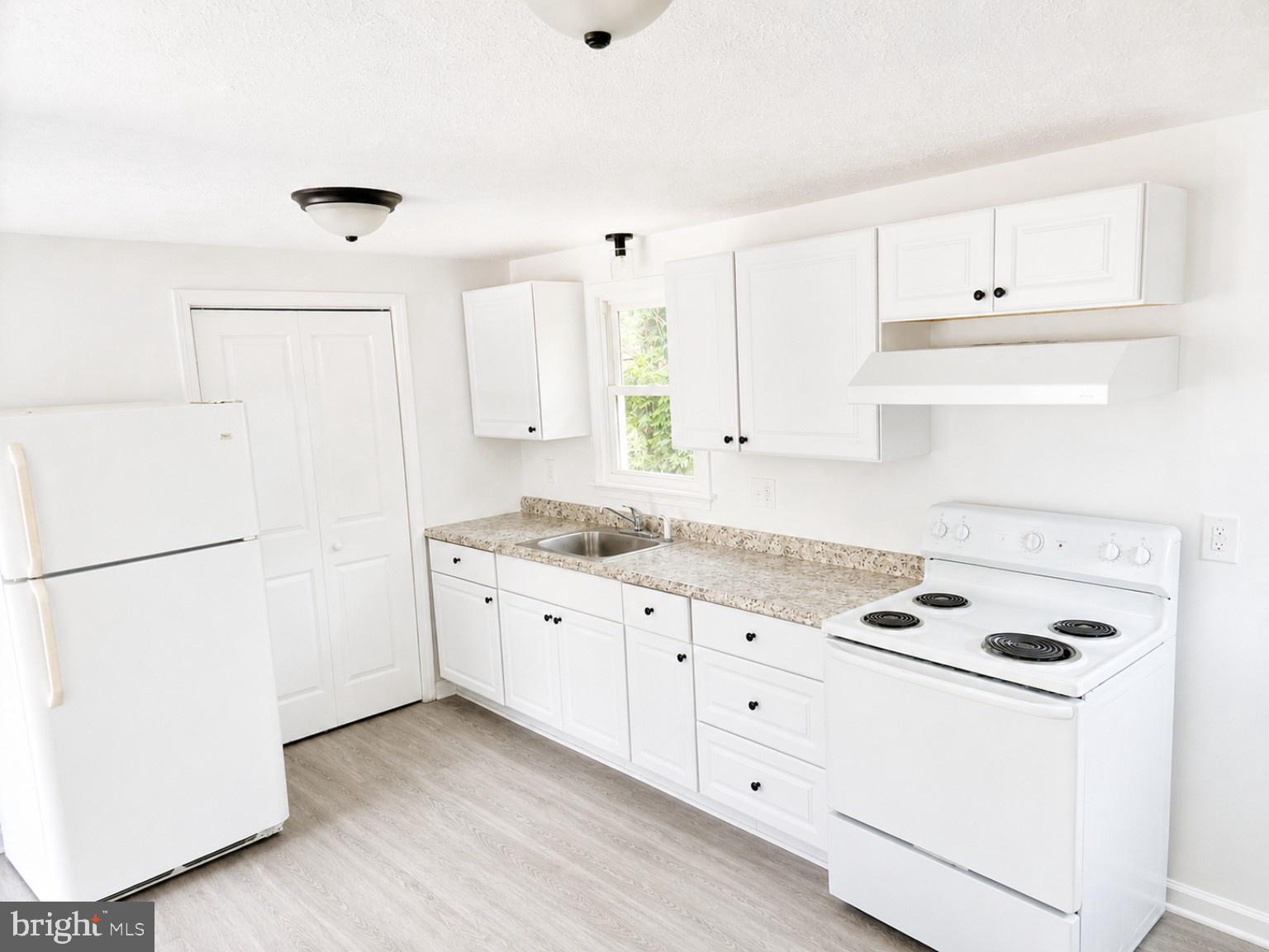 SOUTH HAMPTON - Residential