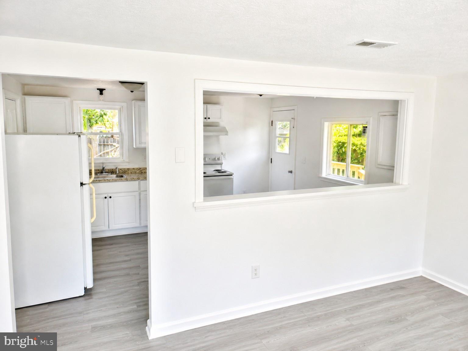SOUTH HAMPTON - Residential