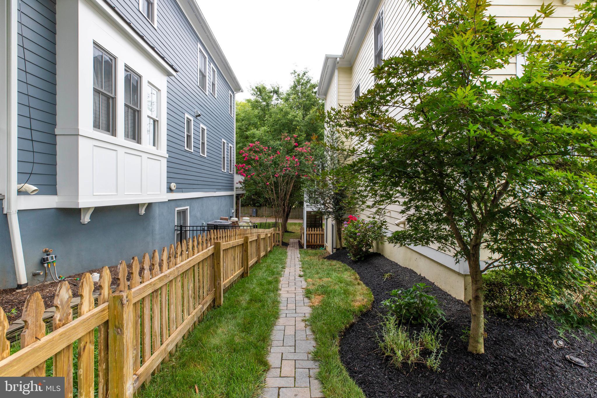 DOWNTOWN LEESBURG - Residential