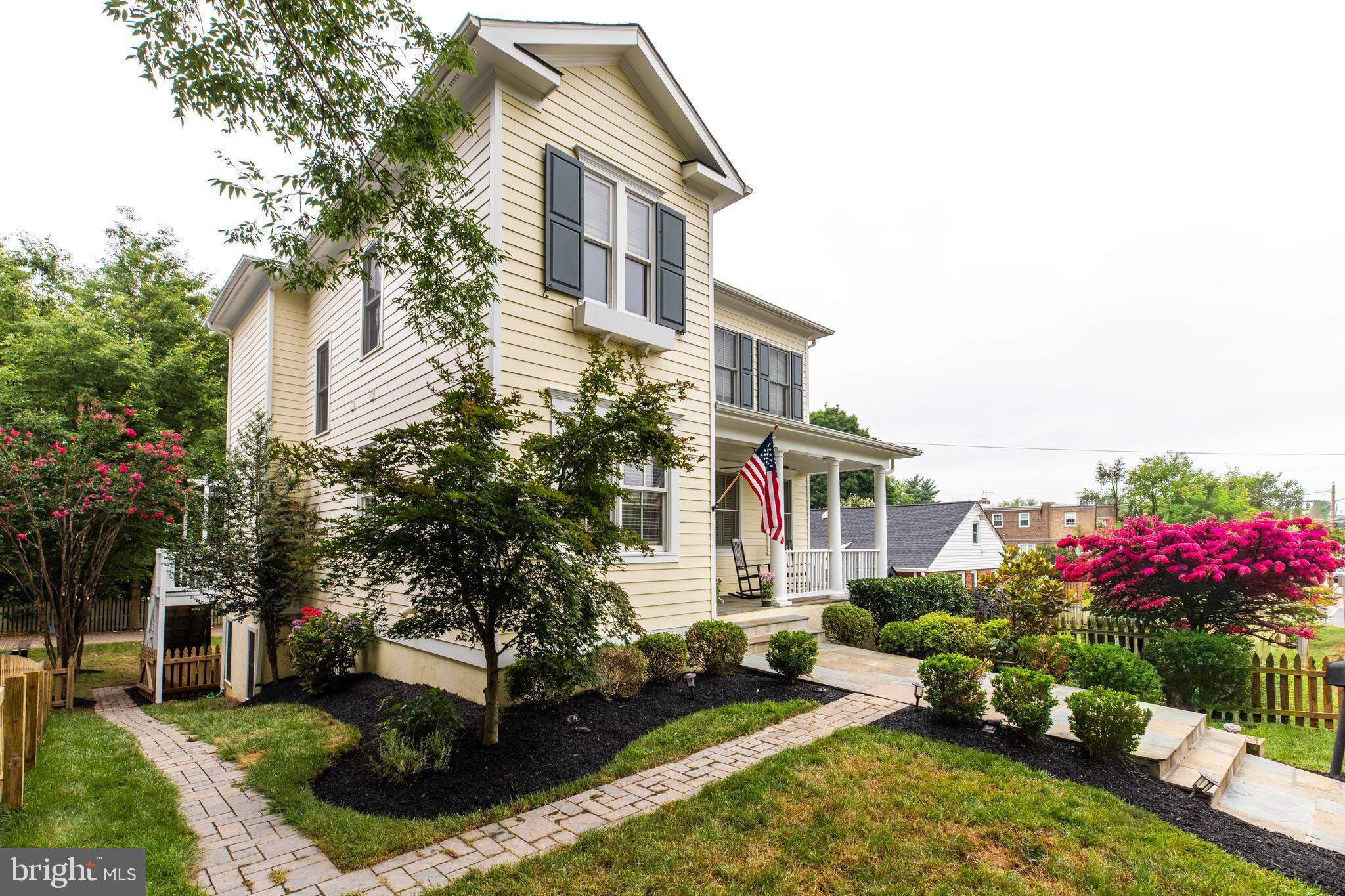 DOWNTOWN LEESBURG - Residential