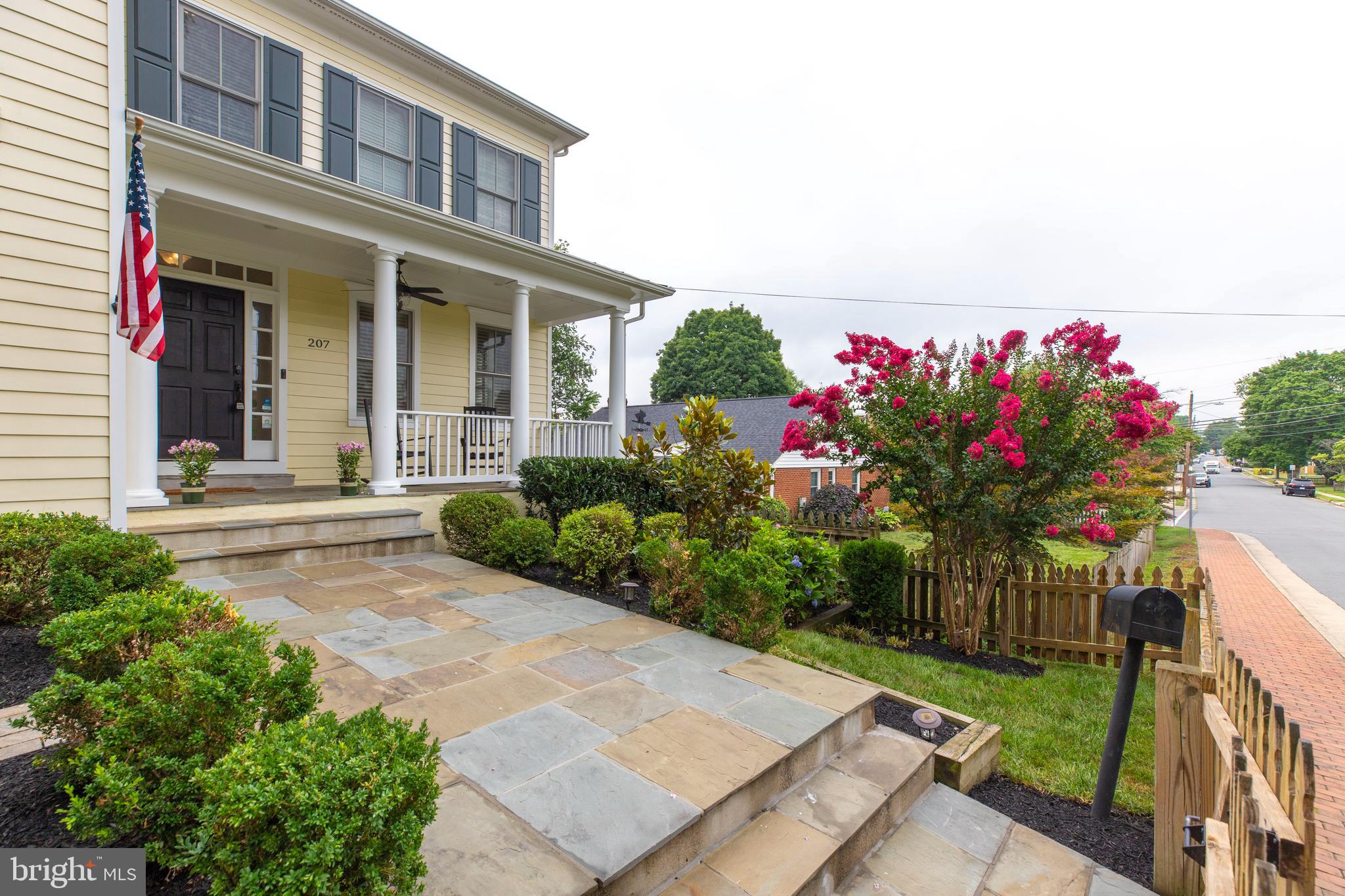 DOWNTOWN LEESBURG - Residential